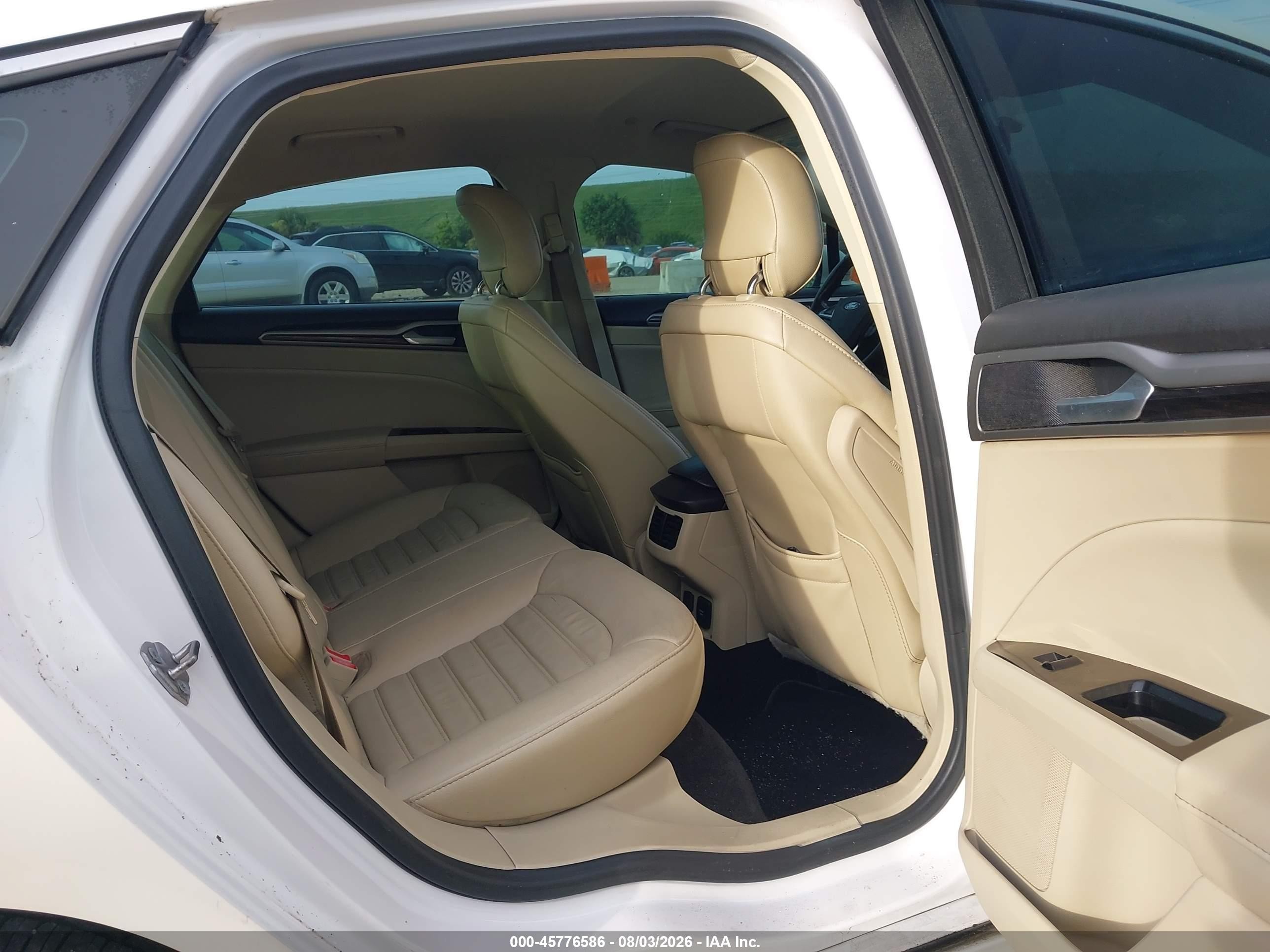 2013 Ford Fusion Energi Se Luxury White vin: 3FA6P0PU6DR259313