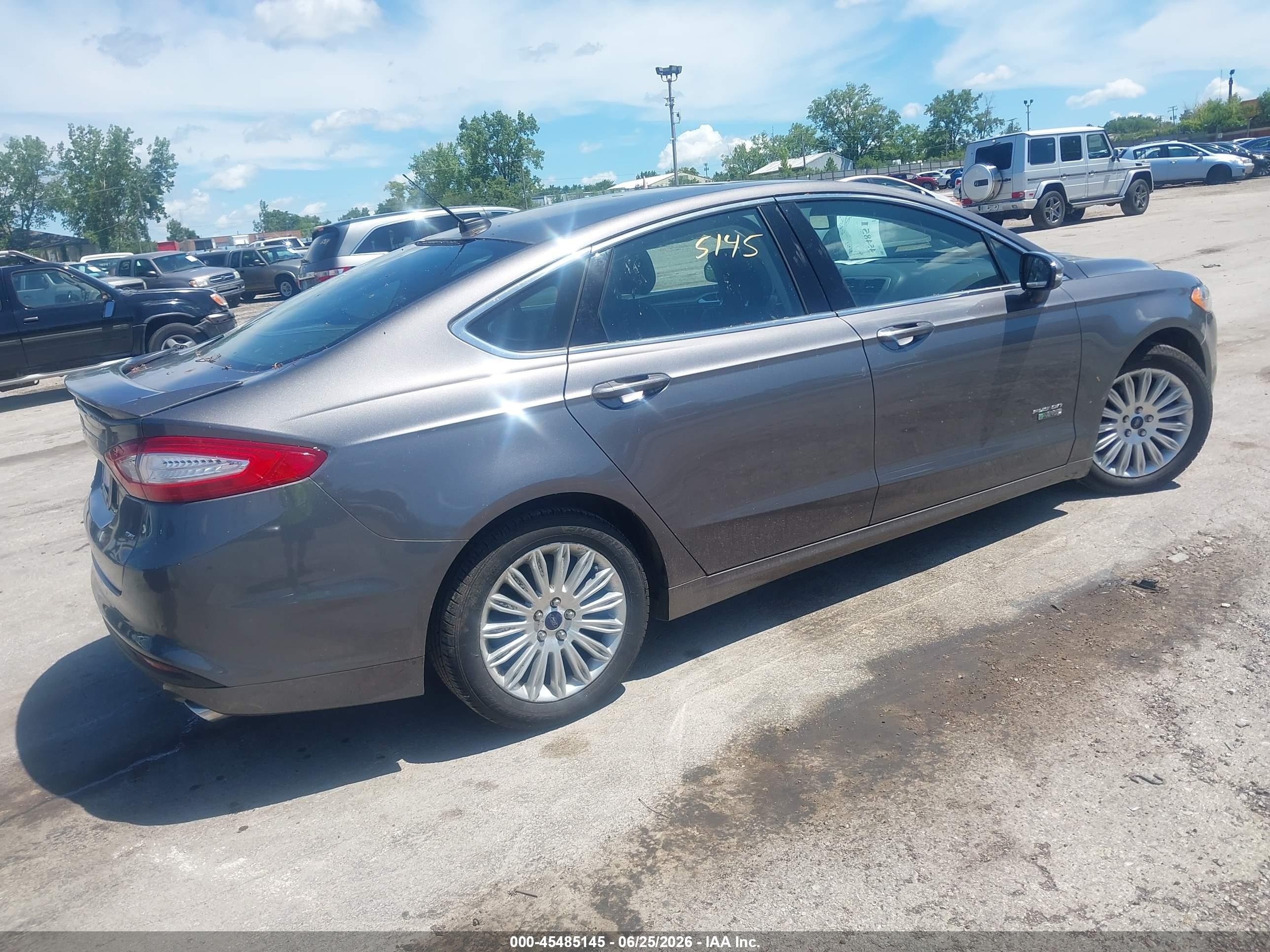 2013 Ford Fusion Energi Se Luxury Серый vin: 3FA6P0PU6DR282381
