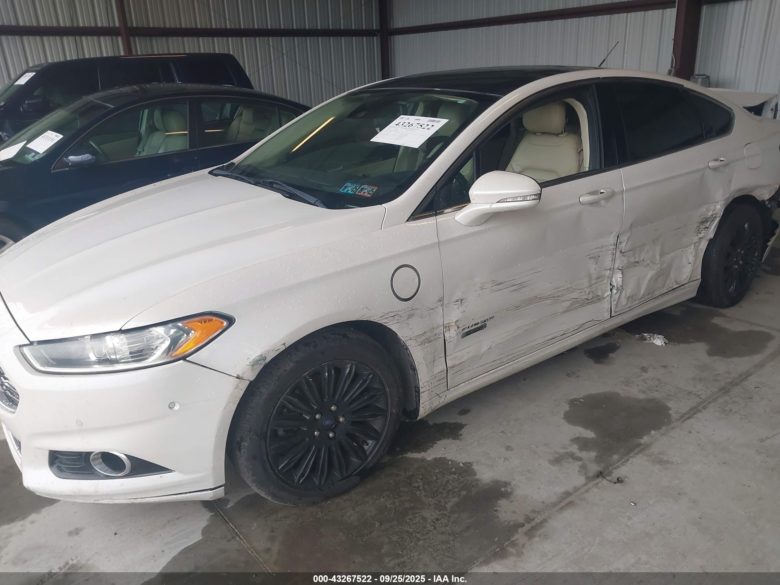 2013 Ford Fusion Energi Se Luxury Cream vin: 3FA6P0PU6DR332048