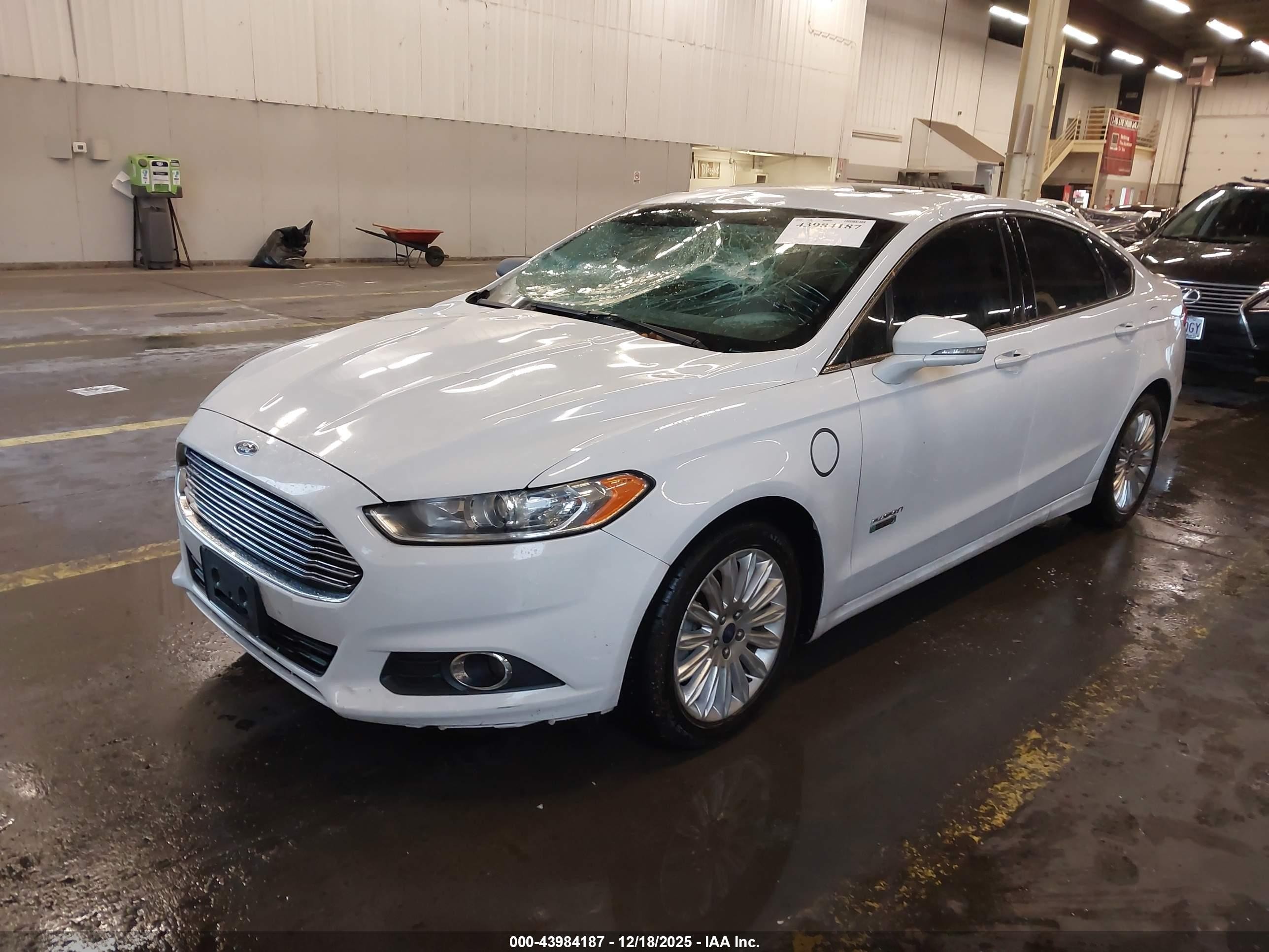 2013 Ford Fusion Energi Se Luxury White vin: 3FA6P0PU6DR386689