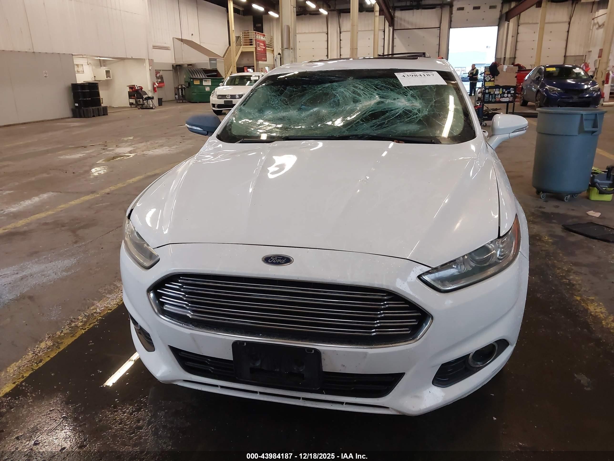 2013 Ford Fusion Energi Se Luxury White vin: 3FA6P0PU6DR386689