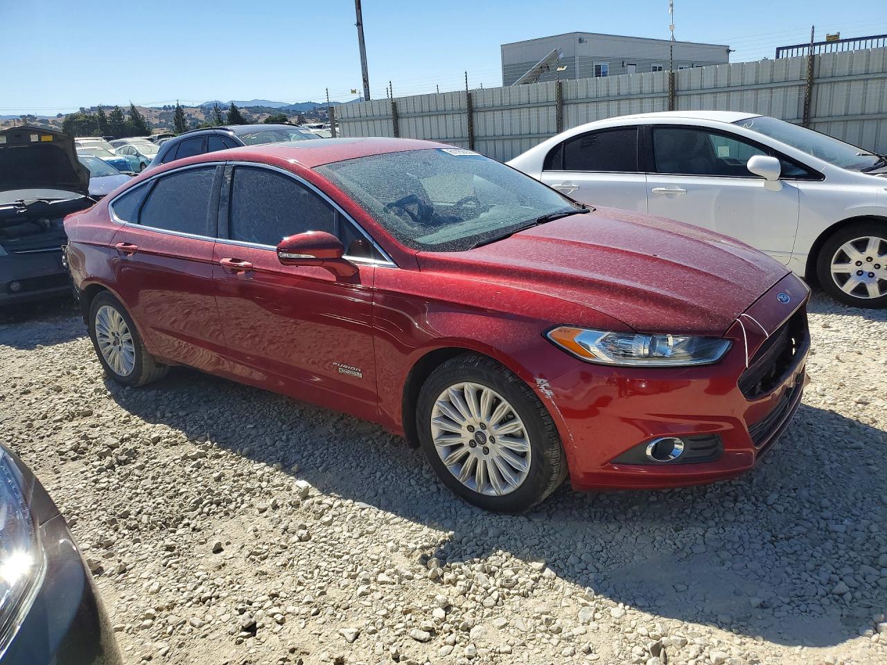 2014 Ford Fusion Se Phev Красный vin: 3FA6P0PU6ER269762
