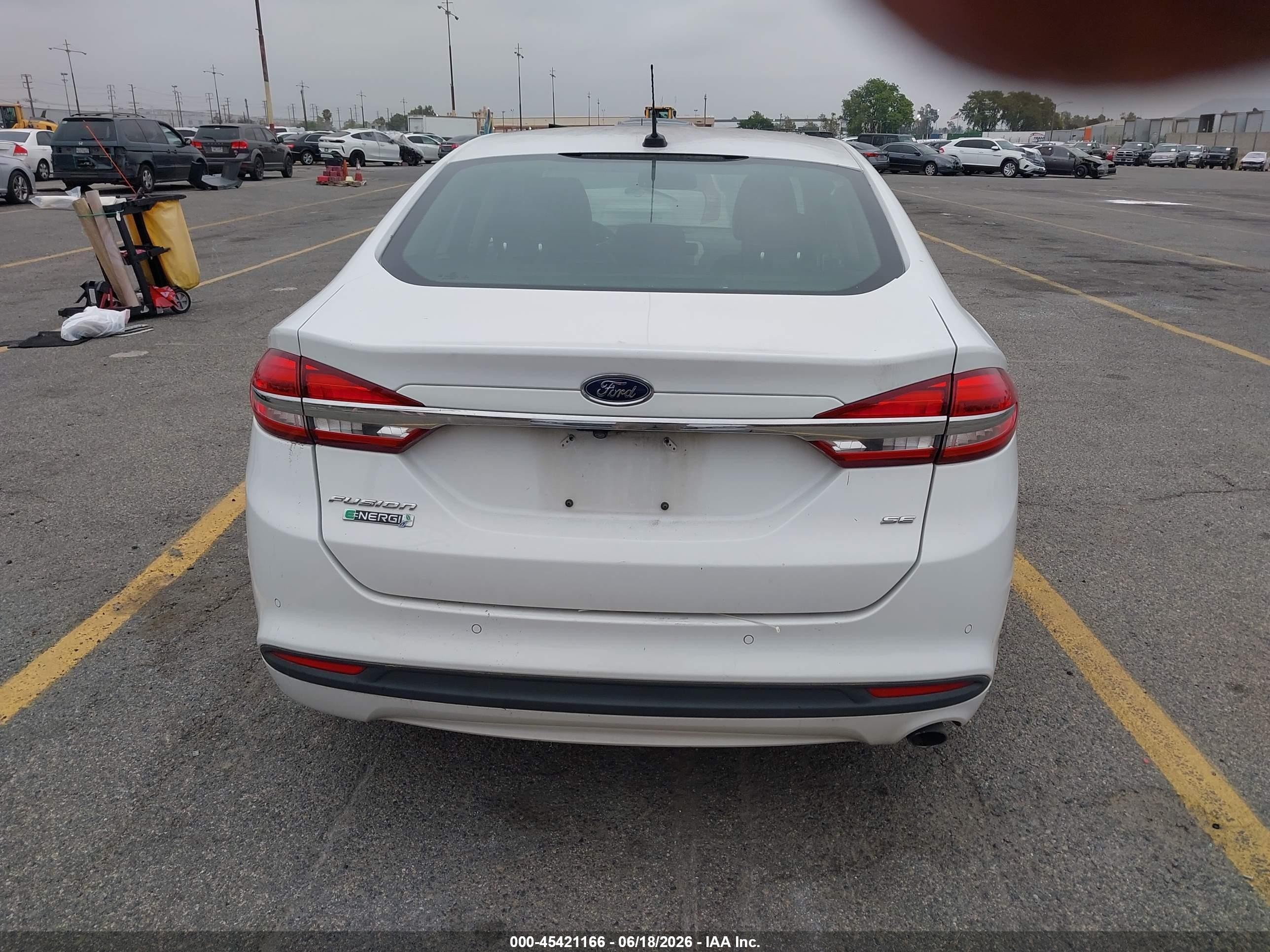 2018 Ford Fusion Energi Se Luxury White vin: 3FA6P0PU6JR143329