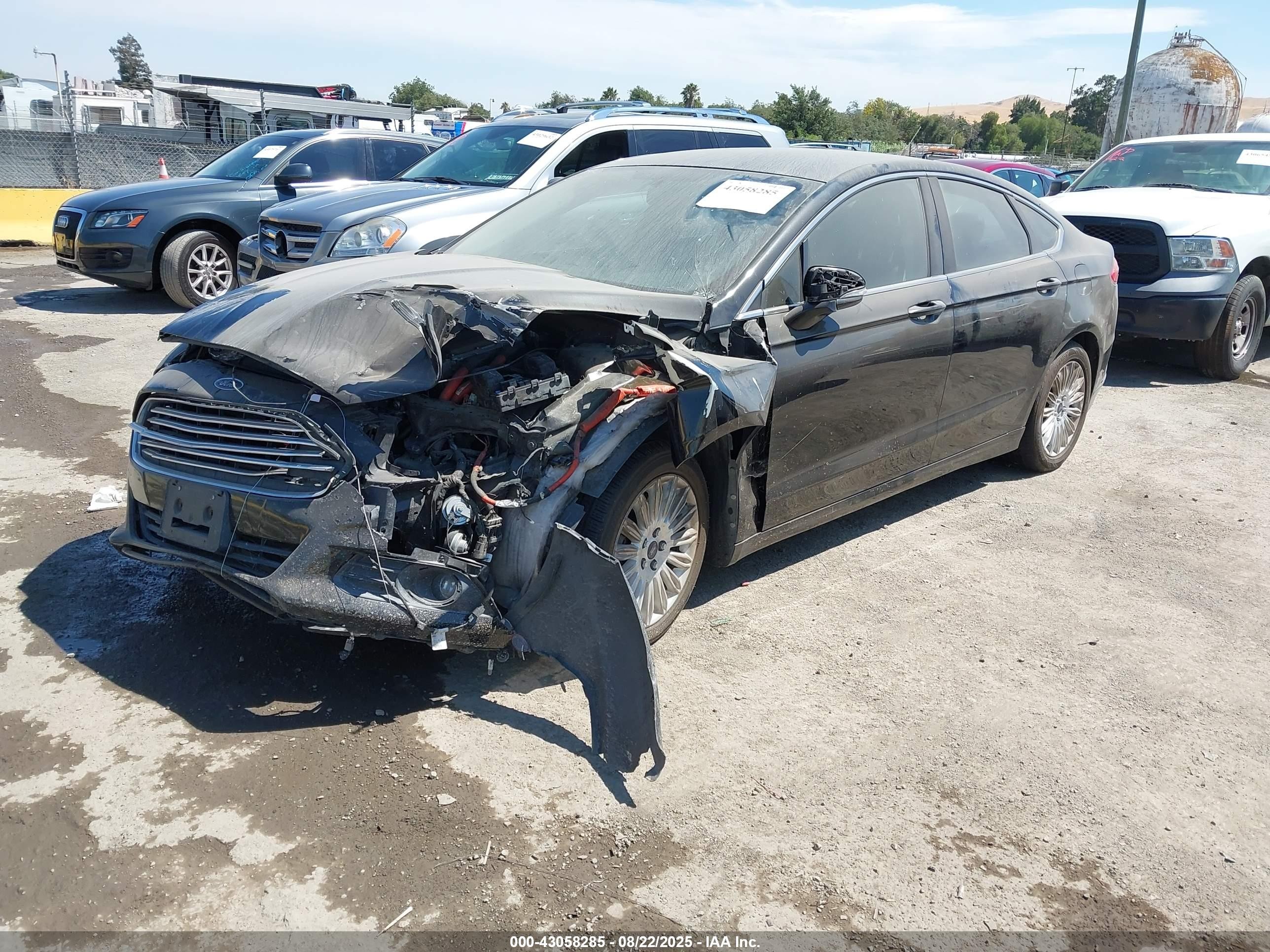 2013 Ford Fusion Energi Se Luxury Черный vin: 3FA6P0PU7DR273964