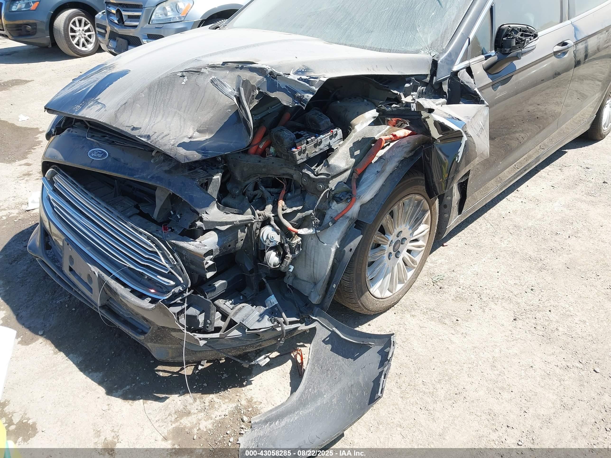 2013 Ford Fusion Energi Se Luxury Черный vin: 3FA6P0PU7DR273964