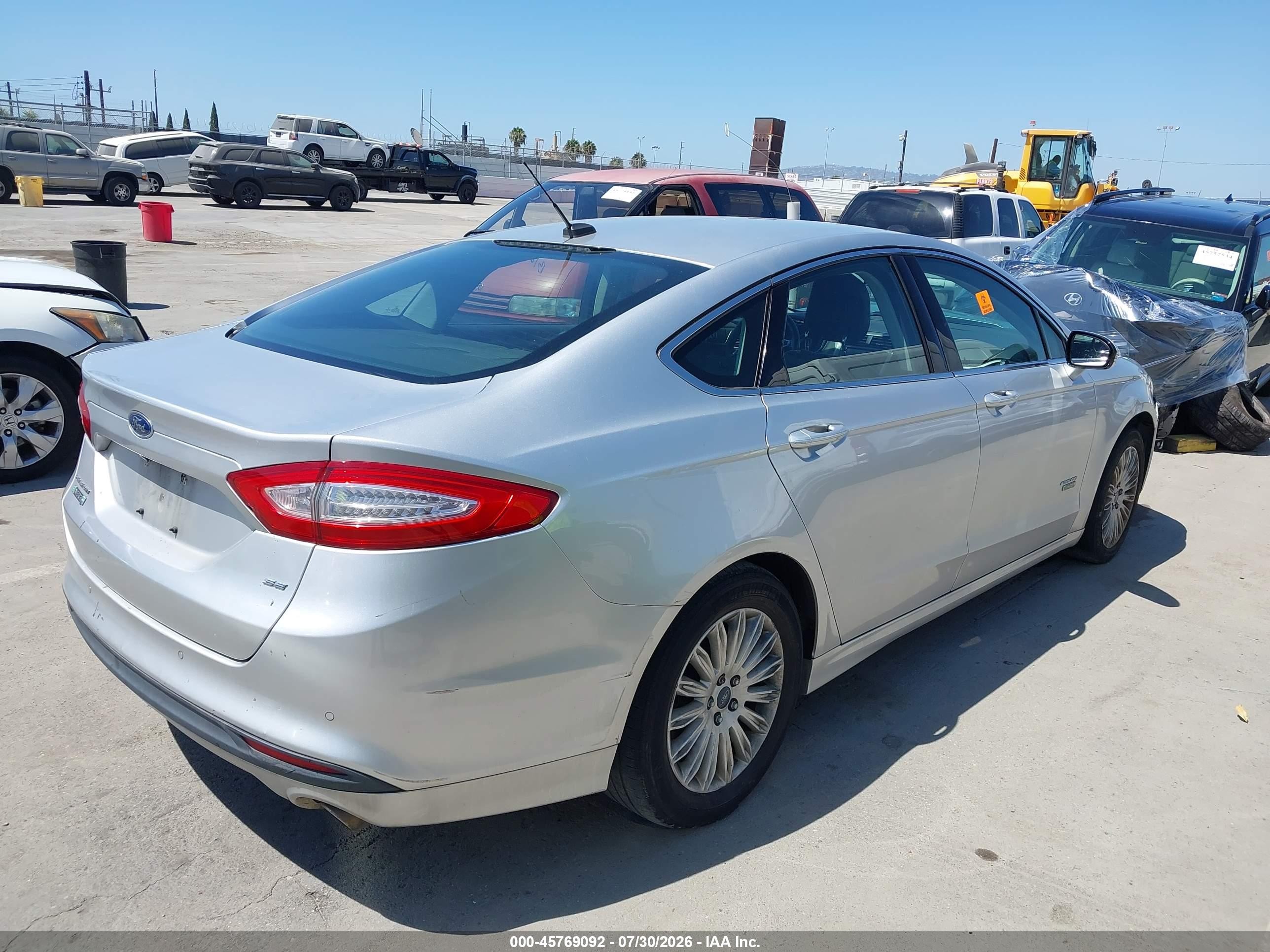 2014 Ford Fusion Energi Se Luxury Silver vin: 3FA6P0PU7ER246071