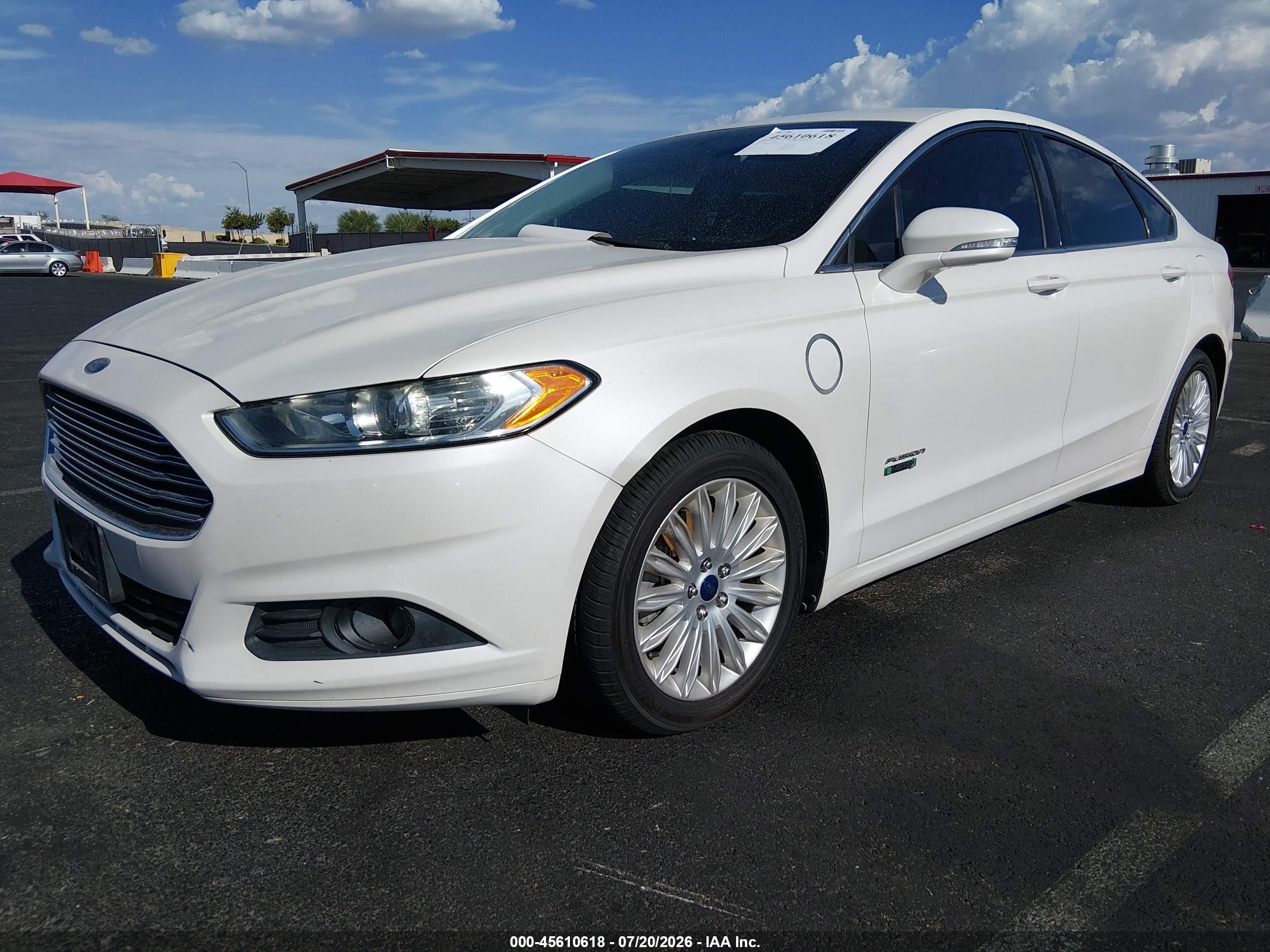 2014 Ford Fusion Energi Se Luxury White vin: 3FA6P0PU7ER357333