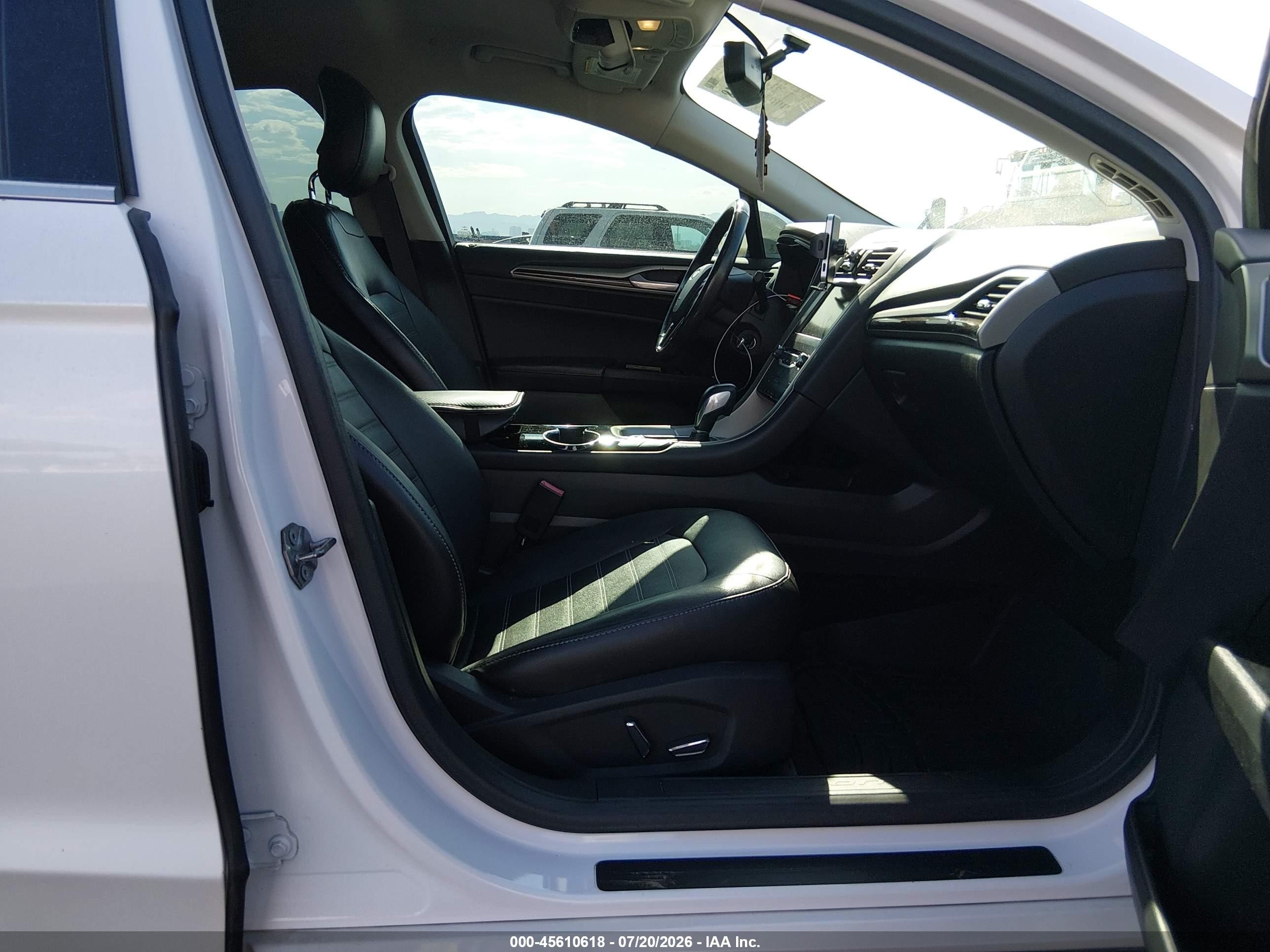 2014 Ford Fusion Energi Se Luxury White vin: 3FA6P0PU7ER357333