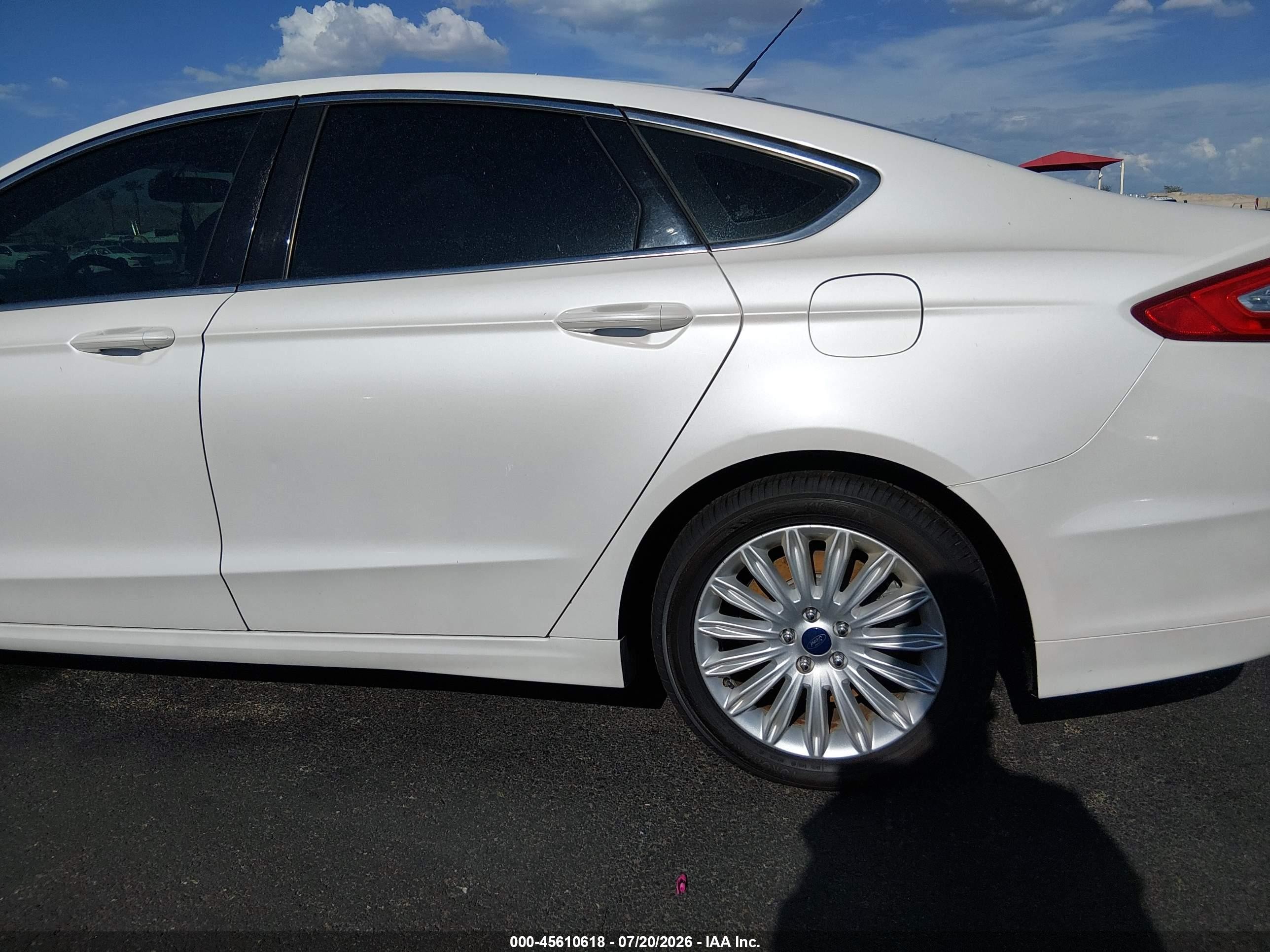 2014 Ford Fusion Energi Se Luxury White vin: 3FA6P0PU7ER357333