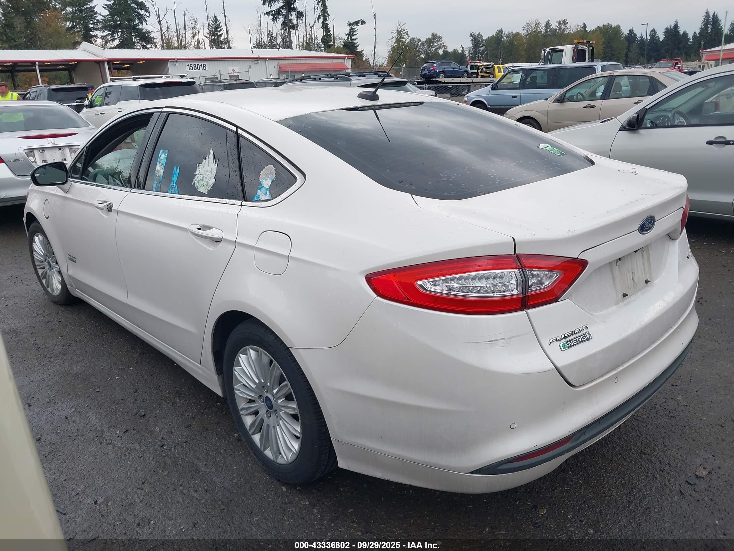 2013 Ford Fusion Energi Se Luxury White vin: 3FA6P0PU9DR285761
