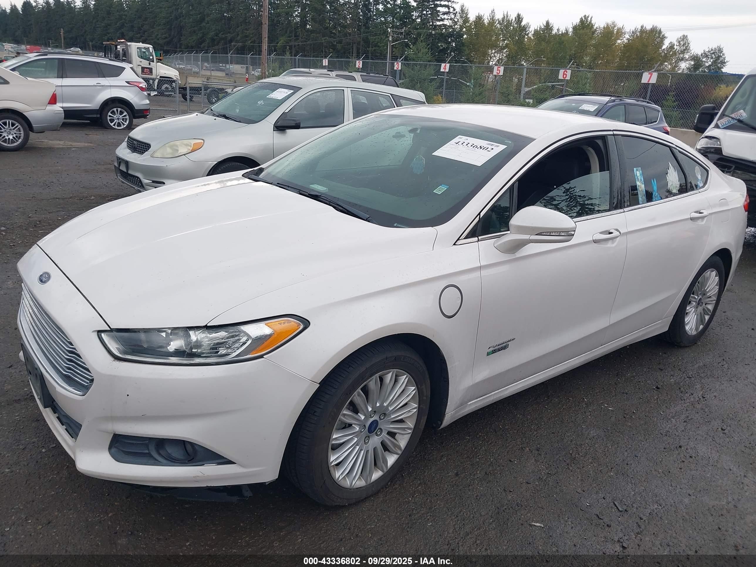 2013 Ford Fusion Energi Se Luxury White vin: 3FA6P0PU9DR285761