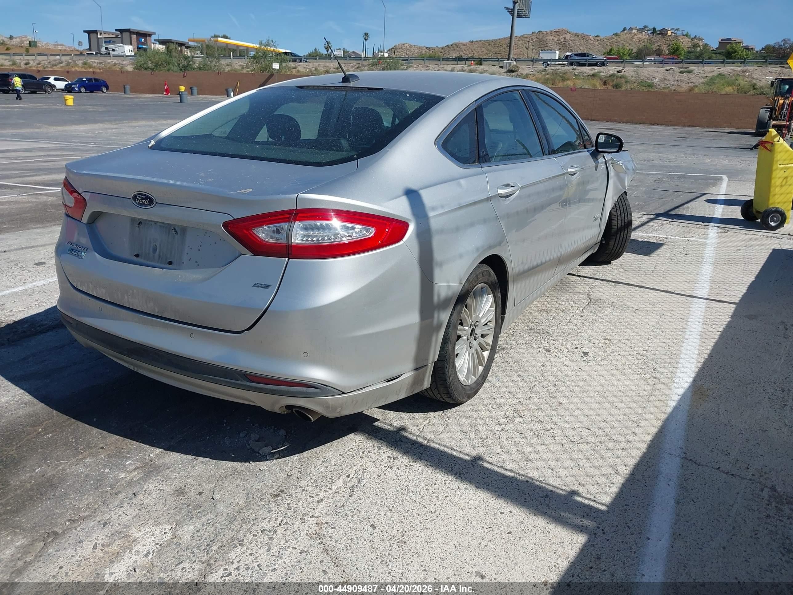 2013 Ford Fusion Energi Se Luxury Серебряный vin: 3FA6P0PU9DR297179