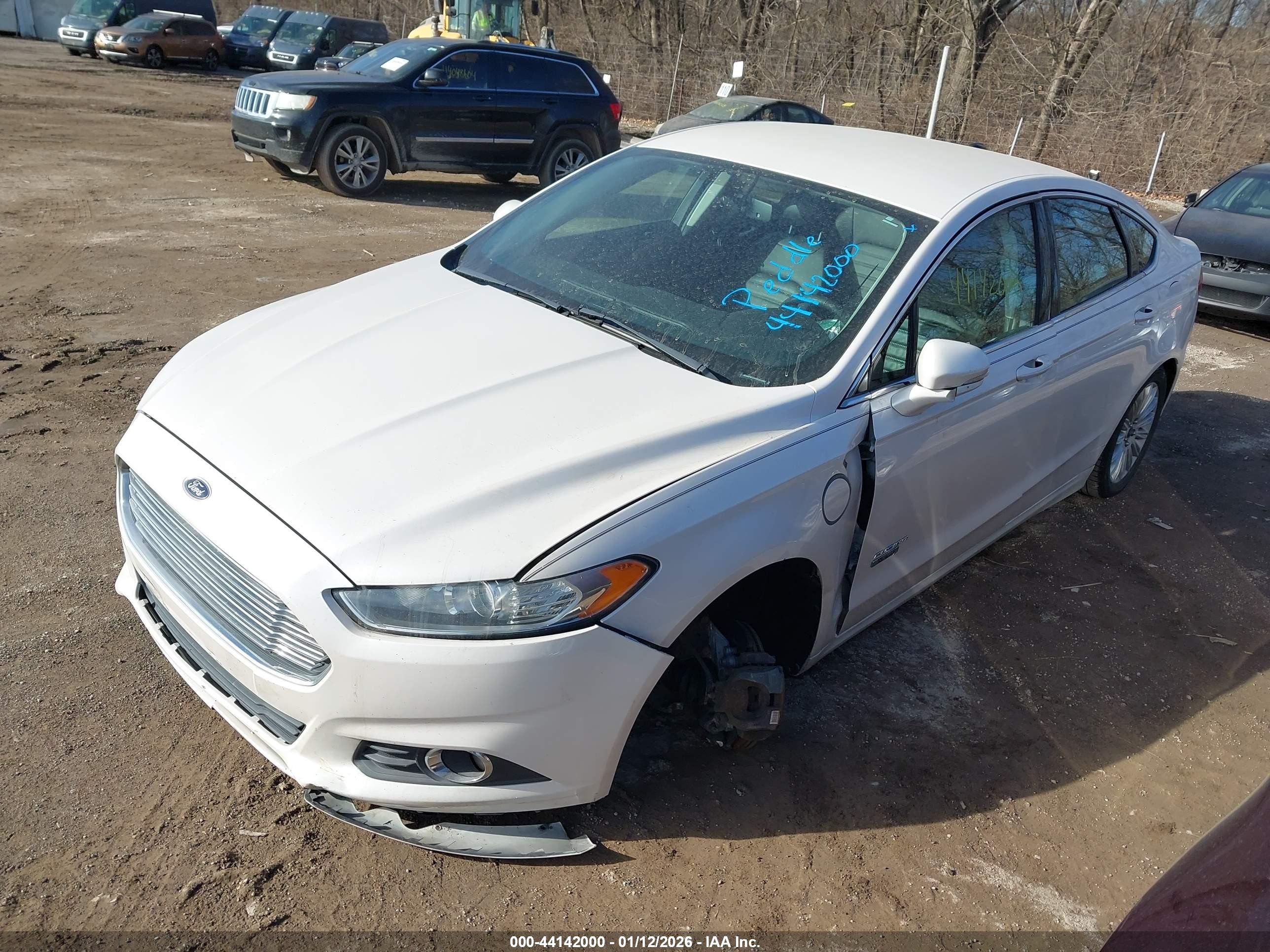 2013 Ford Fusion Energi Se Luxury White vin: 3FA6P0PU9DR351404