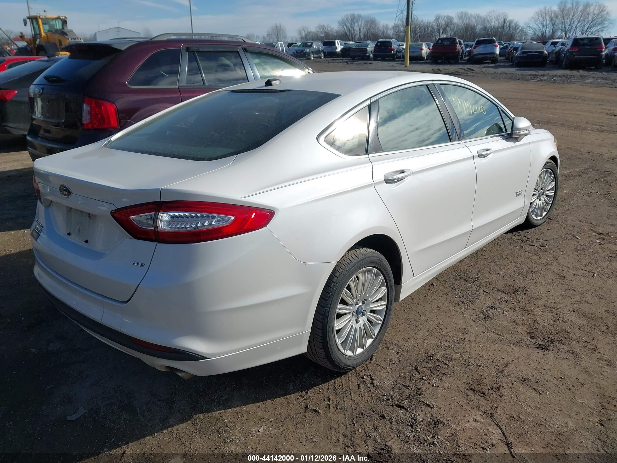 2013 Ford Fusion Energi Se Luxury White vin: 3FA6P0PU9DR351404