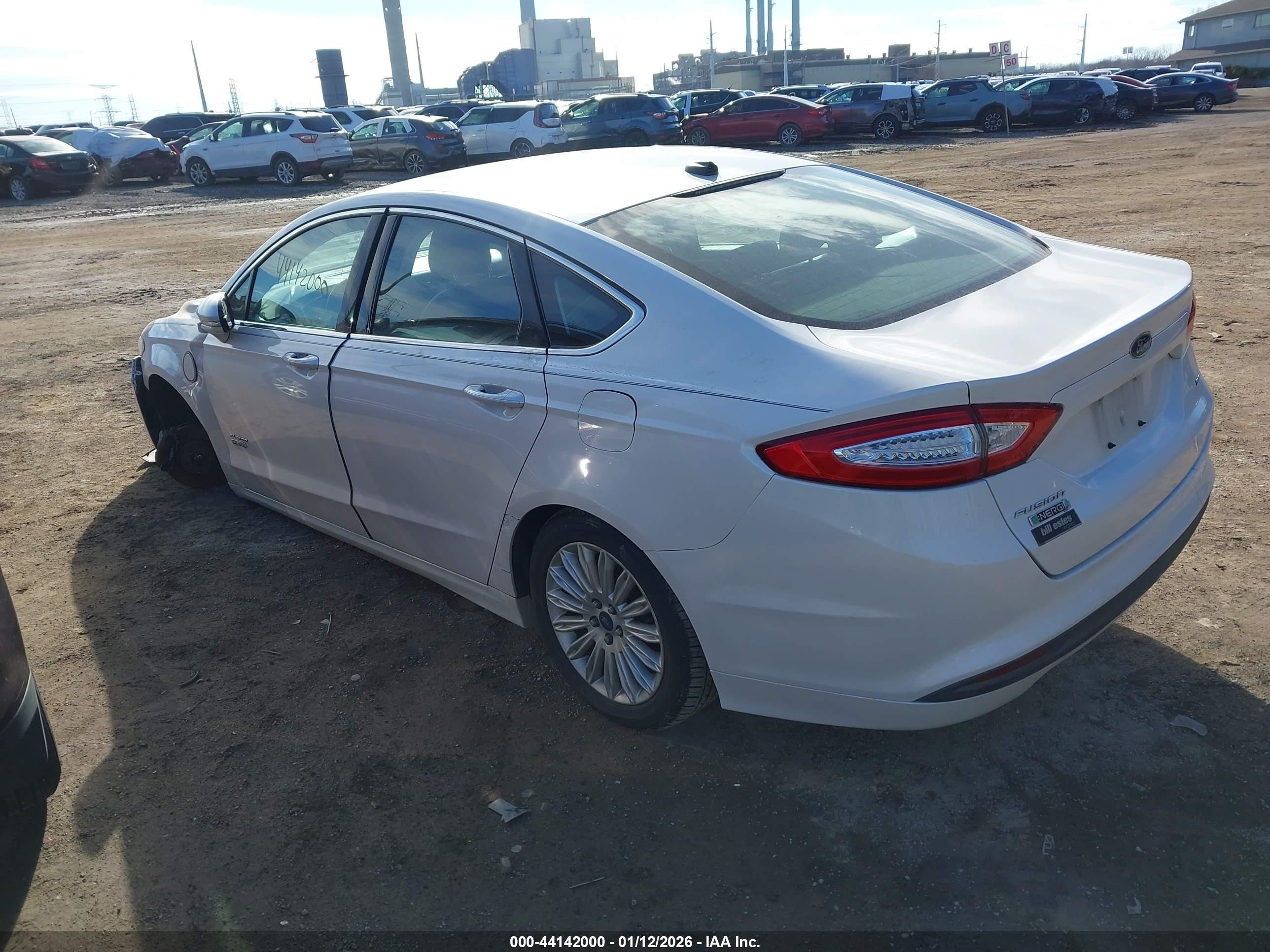 2013 Ford Fusion Energi Se Luxury White vin: 3FA6P0PU9DR351404