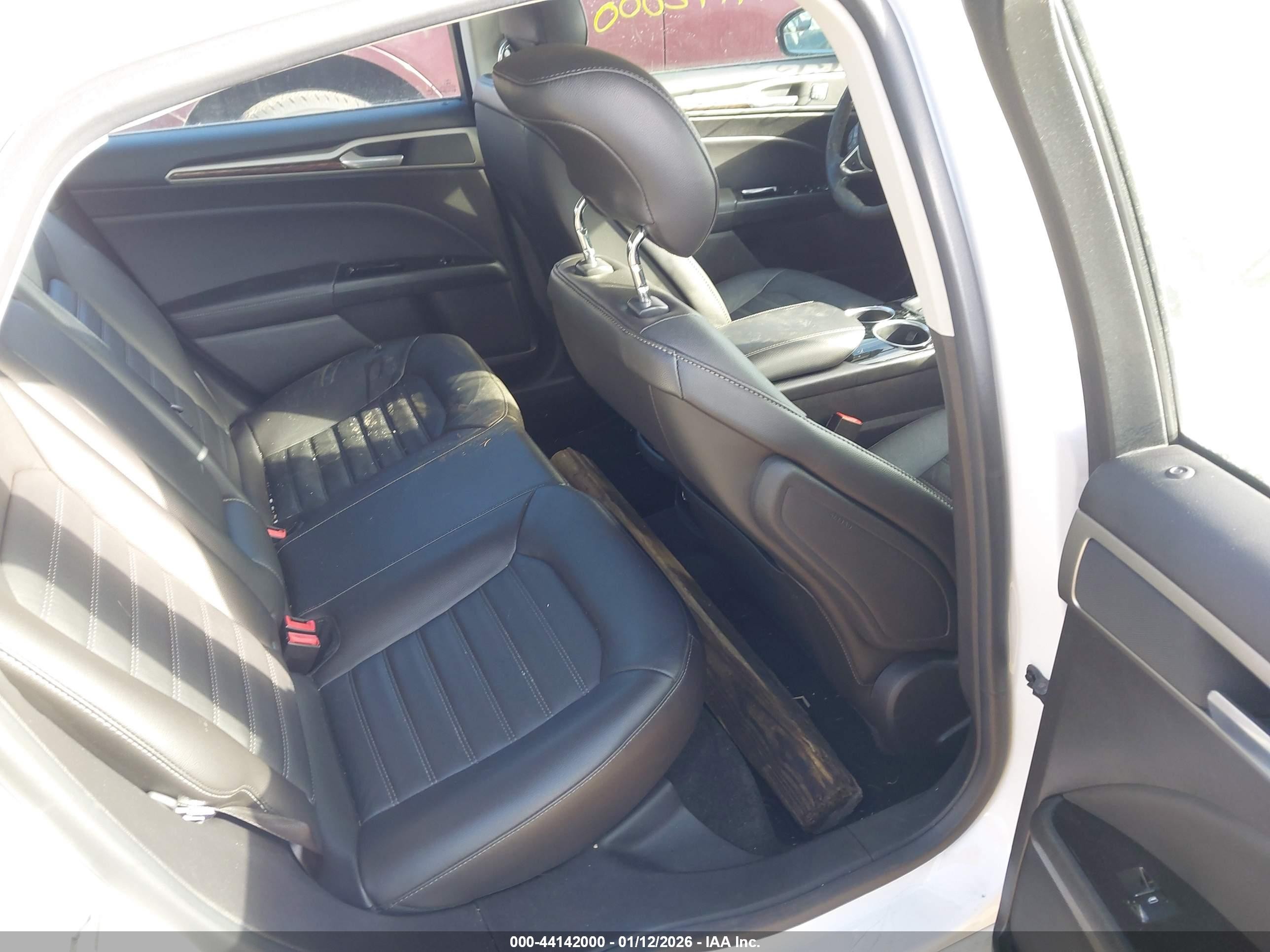 2013 Ford Fusion Energi Se Luxury White vin: 3FA6P0PU9DR351404