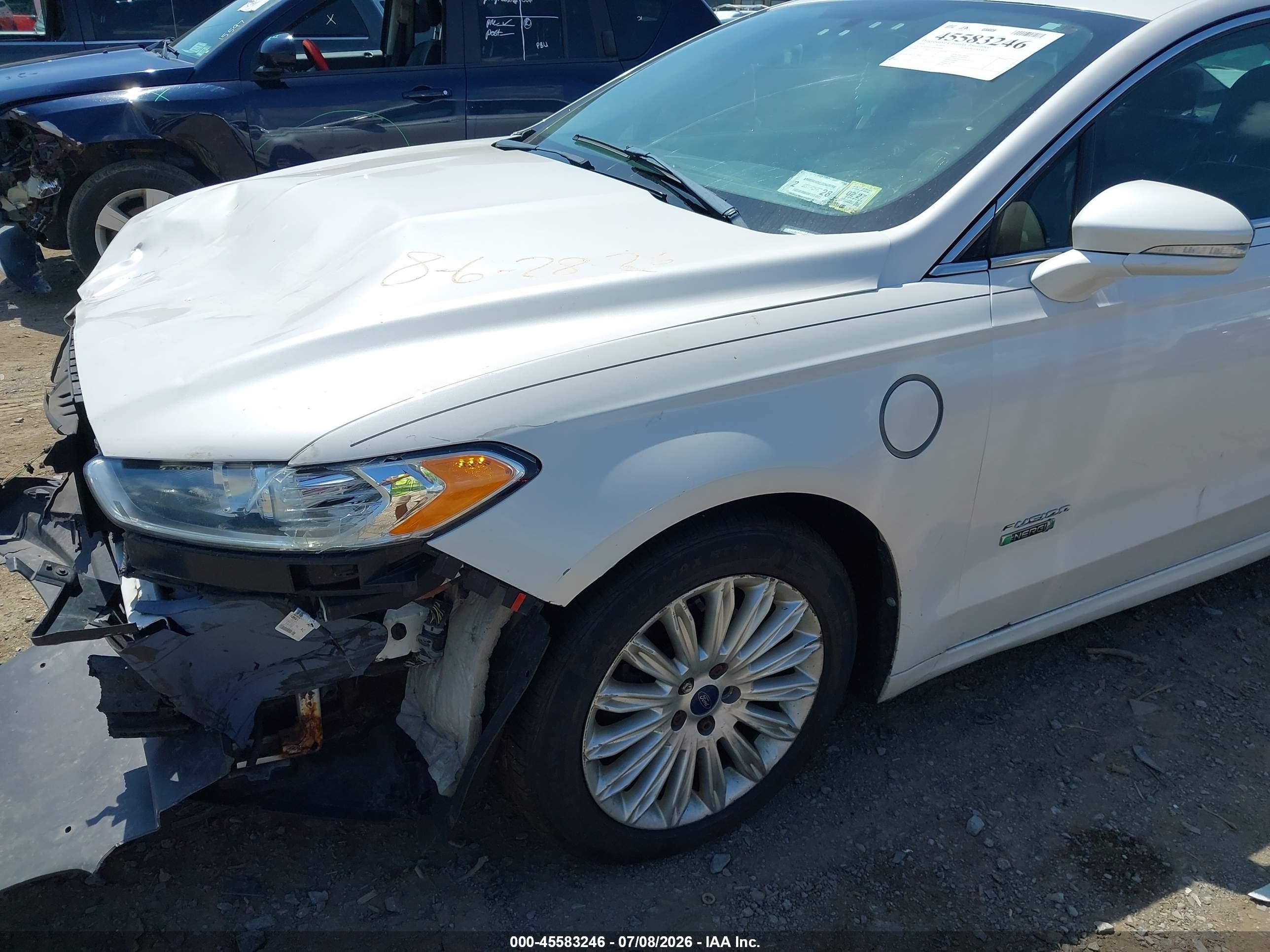 2014 Ford Fusion Energi Se Luxury Белый vin: 3FA6P0PU9ER155948