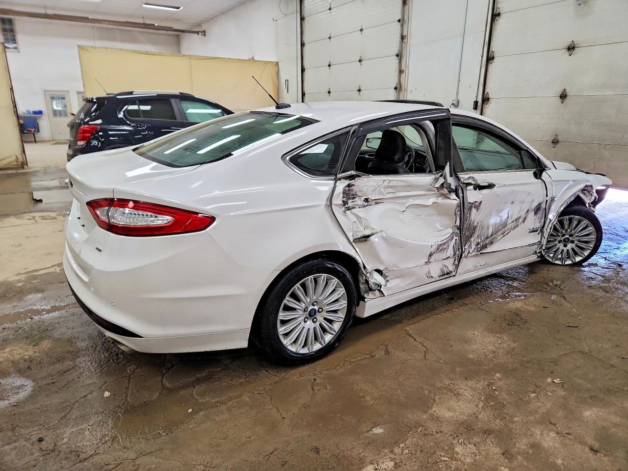 2015 Ford Fusion Se Phev White vin: 3FA6P0PU9FR200890