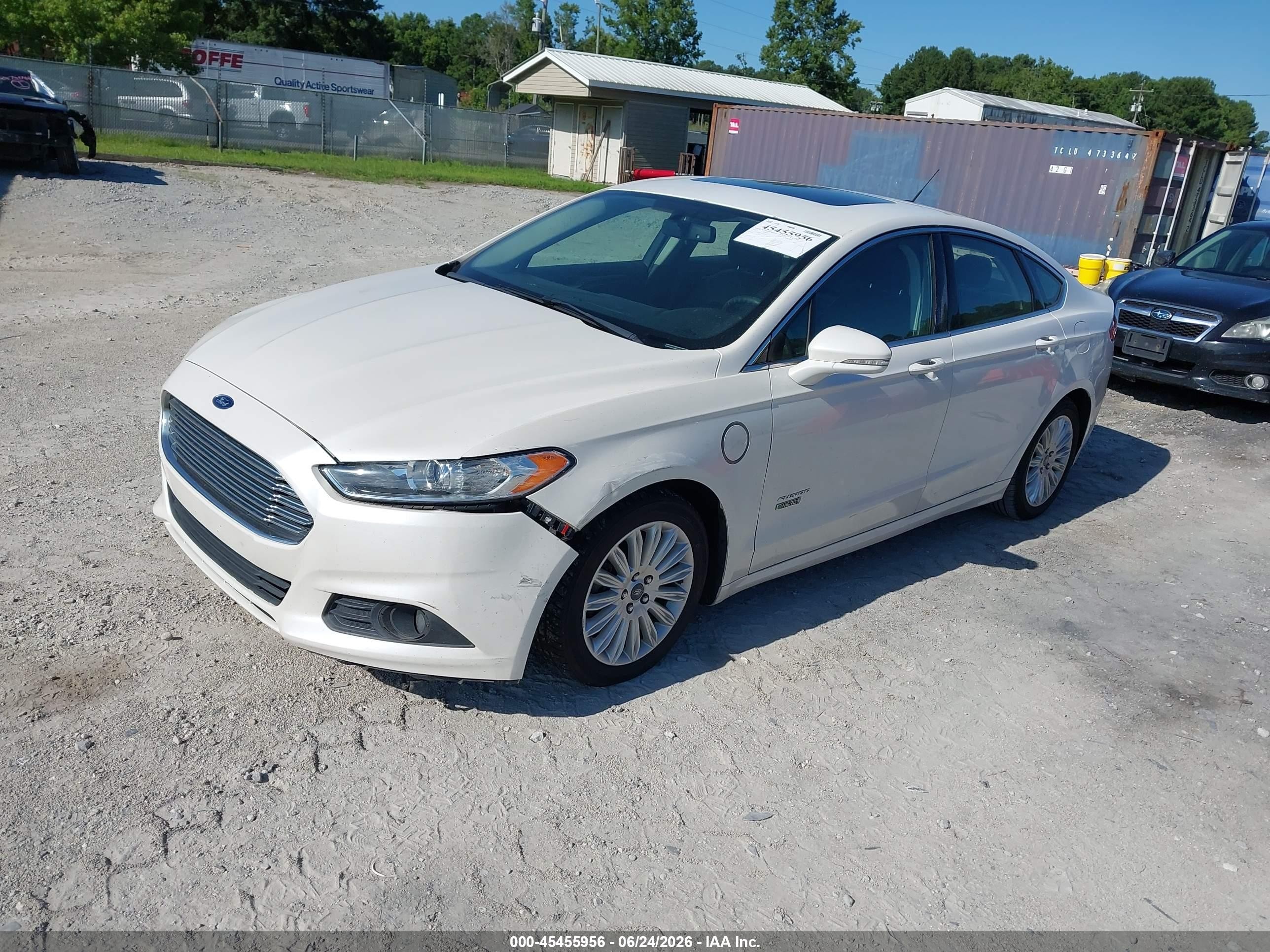 2015 Ford Fusion Energi Se Luxury Белый vin: 3FA6P0PU9FR275461