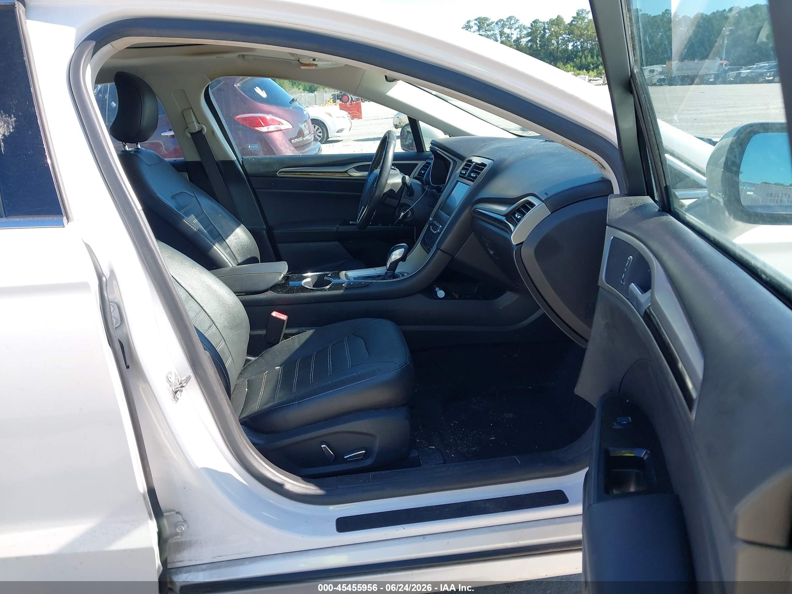 2015 Ford Fusion Energi Se Luxury Белый vin: 3FA6P0PU9FR275461