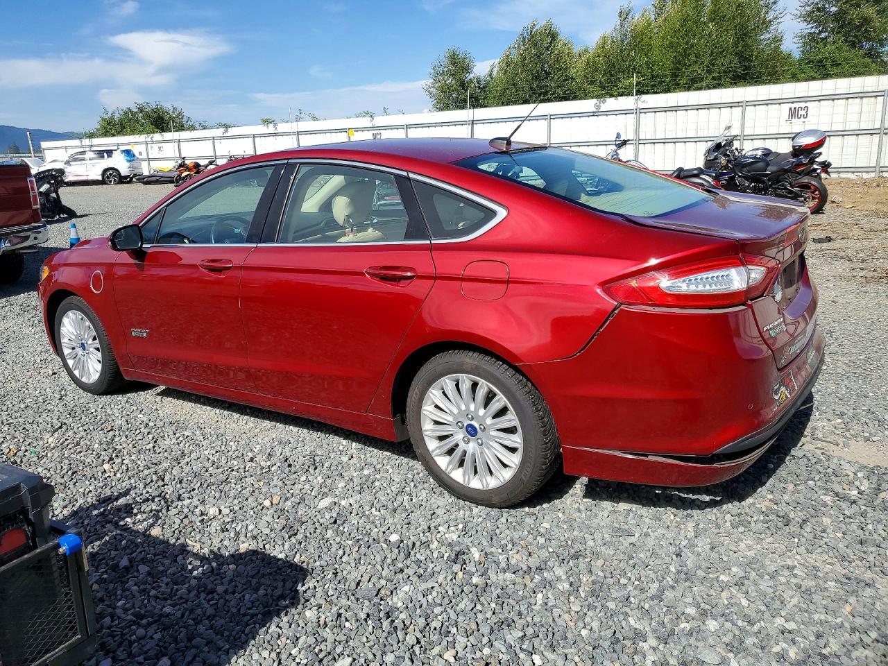 2013 Ford Fusion Se Phev Red vin: 3FA6P0PUXDR282464