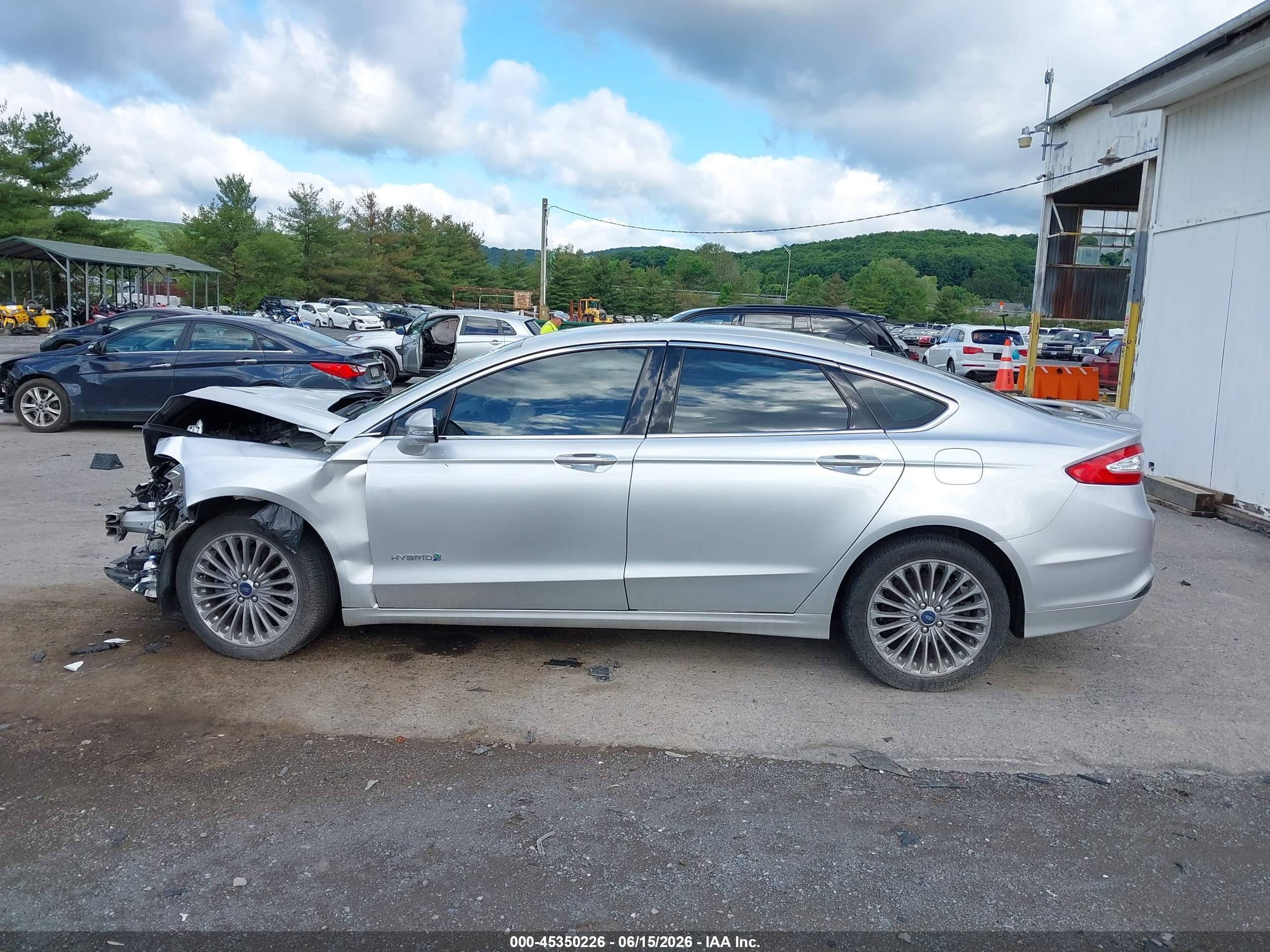 2013 Ford Fusion Hybrid Titanium Серебряный vin: 3FA6P0RU0DR289498