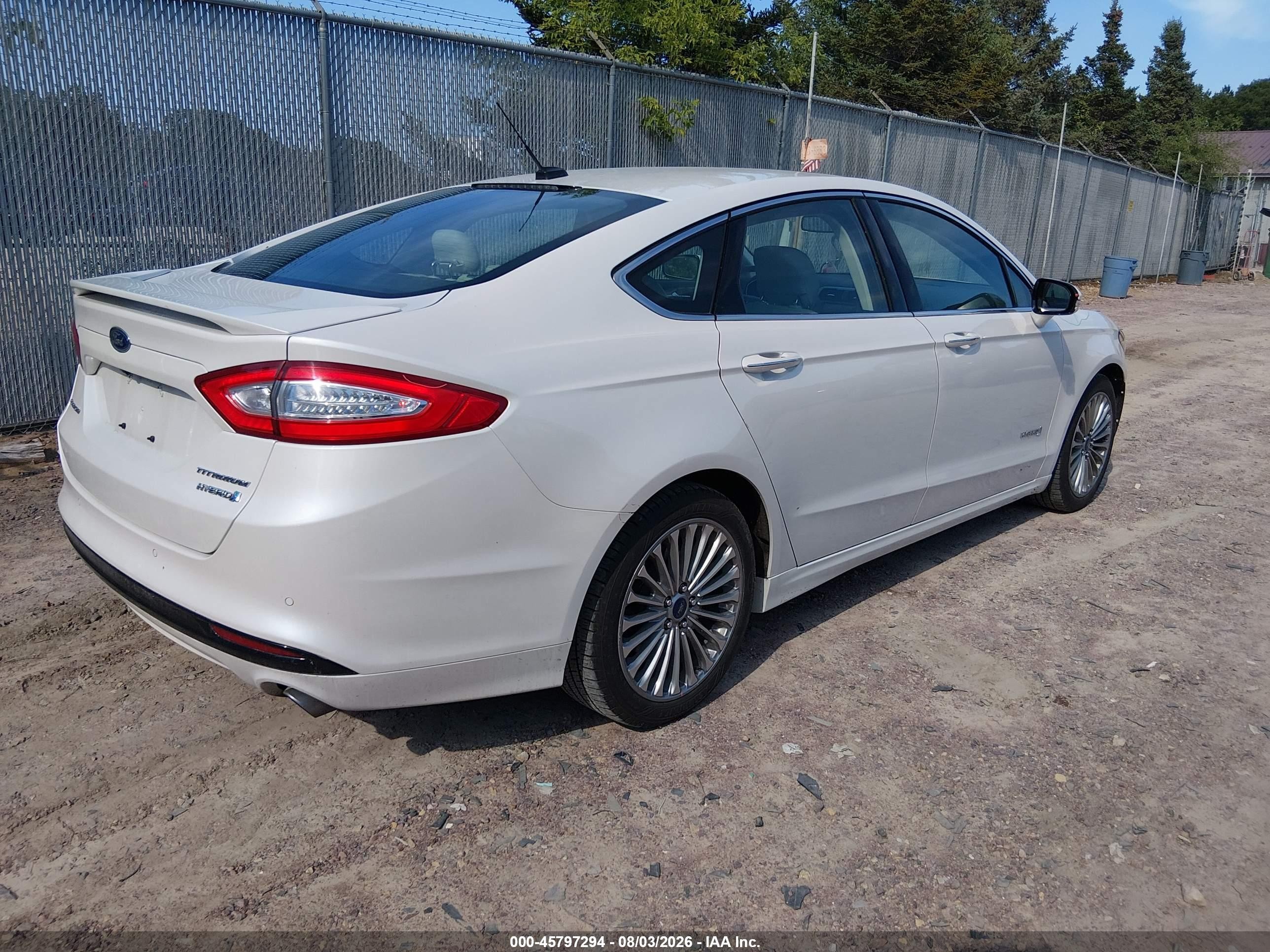 2014 Ford Fusion Hybrid Titanium White vin: 3FA6P0RU1ER393760