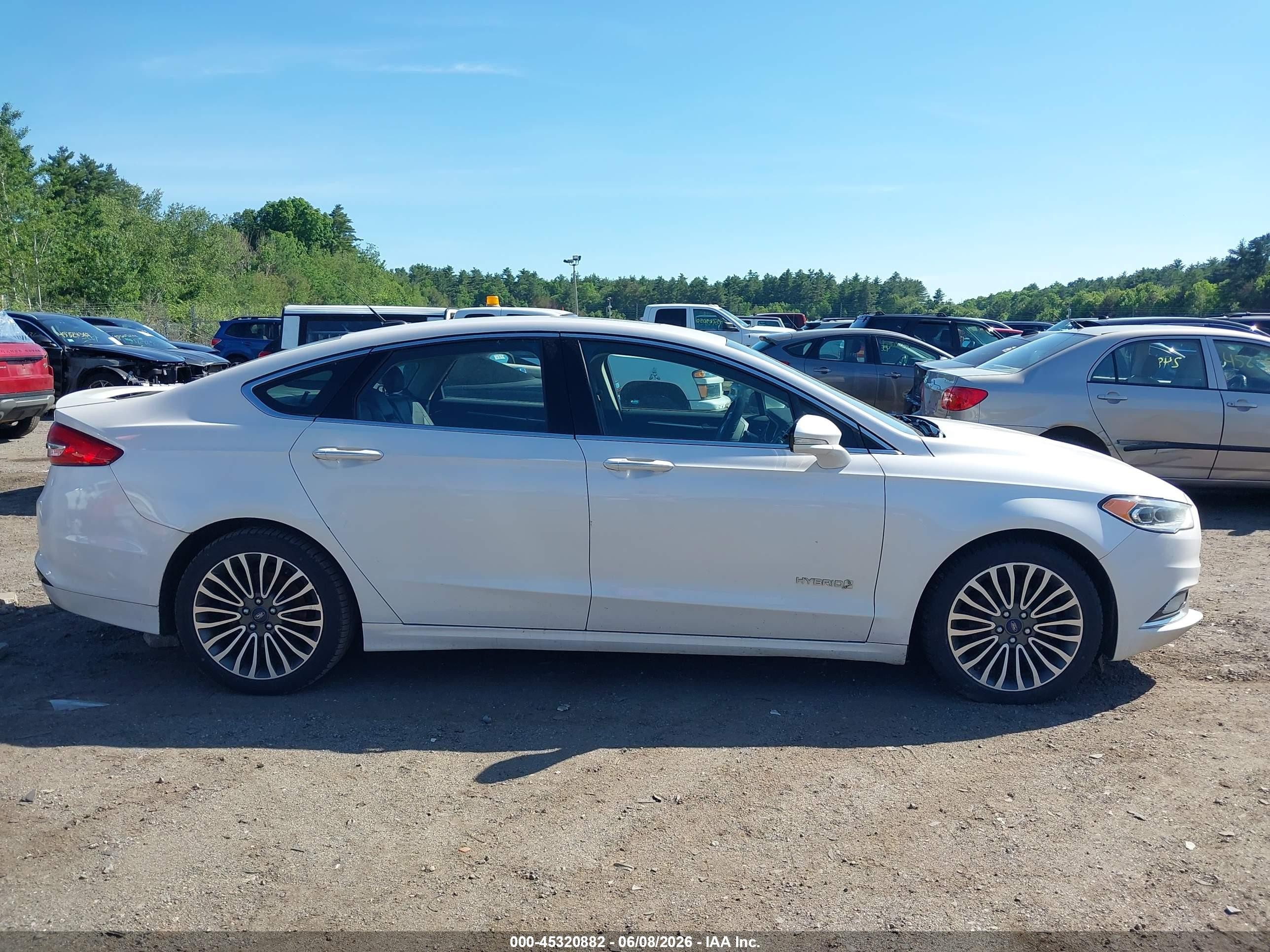 2017 Ford Fusion Hybrid Titanium White vin: 3FA6P0RU2HR327528
