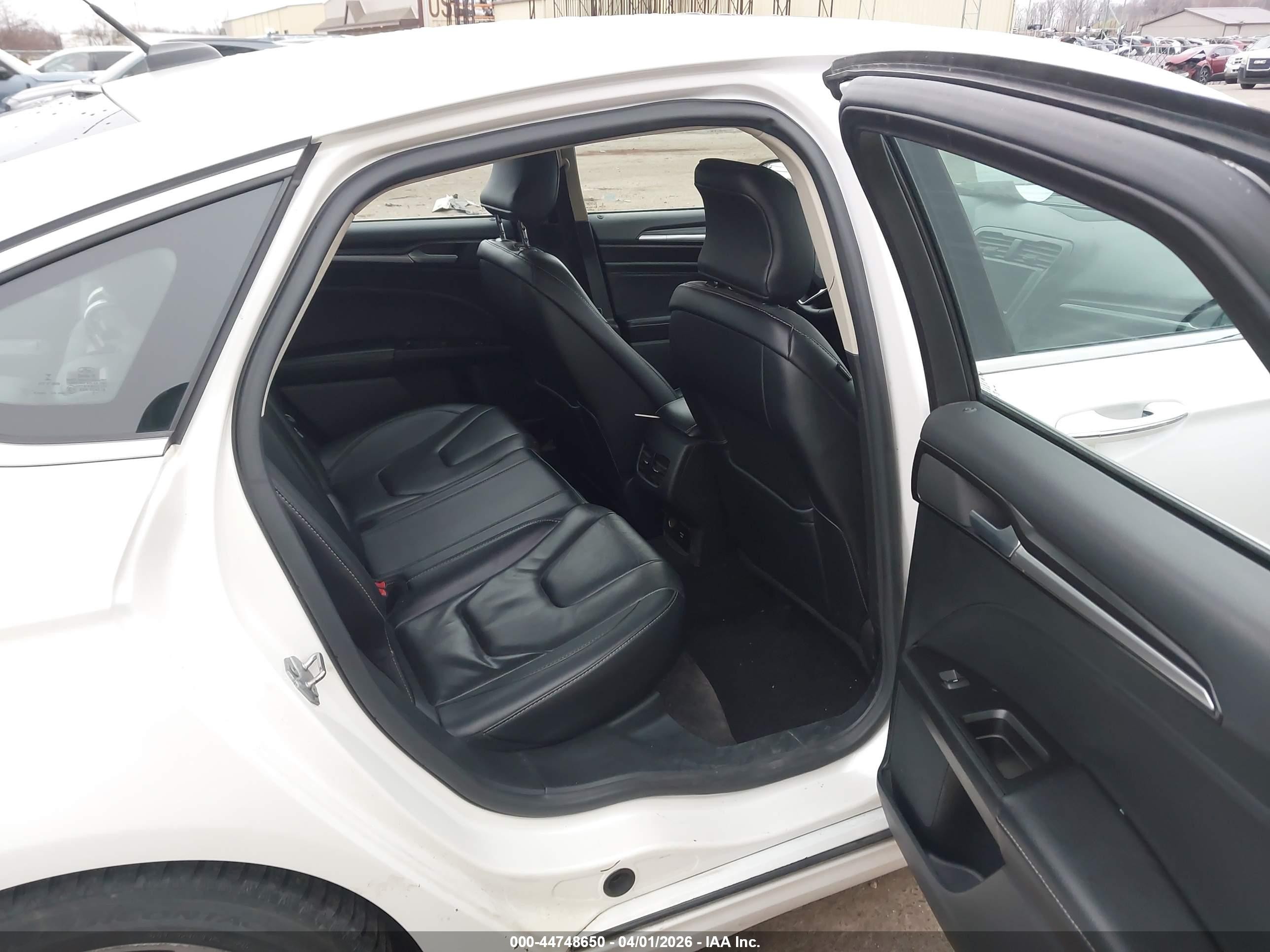2017 Ford Fusion Hybrid Titanium Белый vin: 3FA6P0RU5HR129218