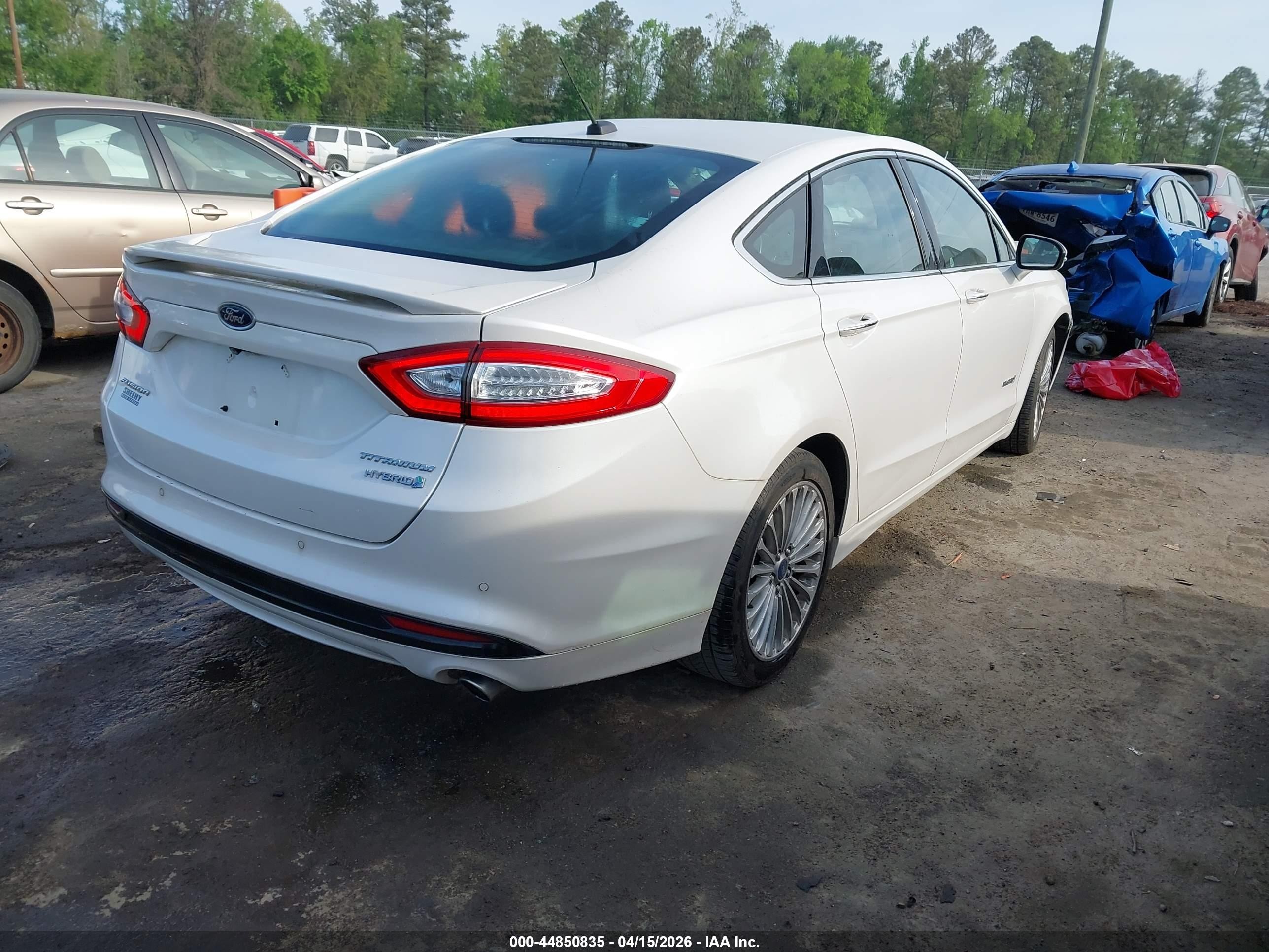 2014 Ford Fusion Hybrid Titanium White vin: 3FA6P0RU6ER385539