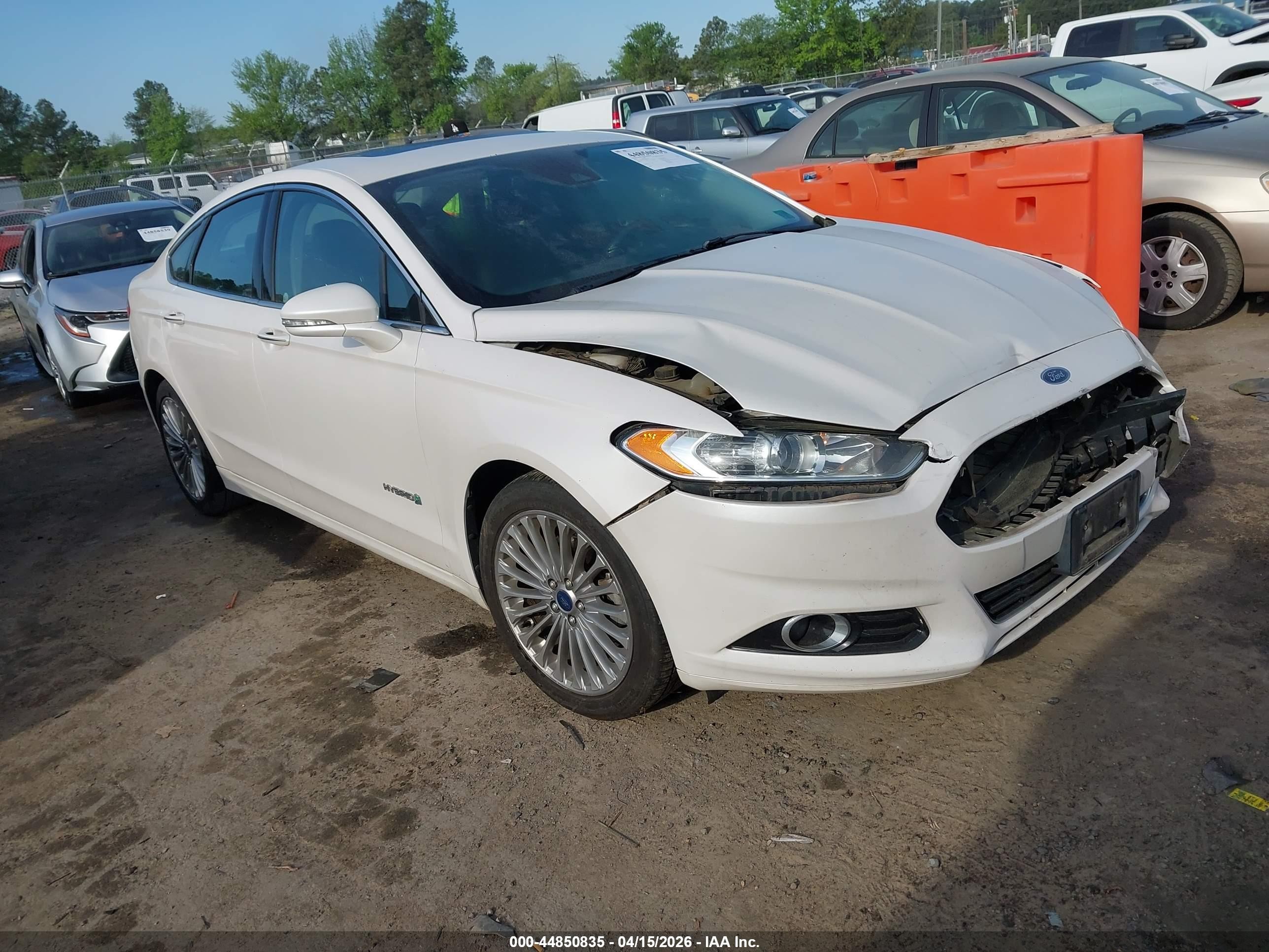 2014 Ford Fusion Hybrid Titanium White vin: 3FA6P0RU6ER385539