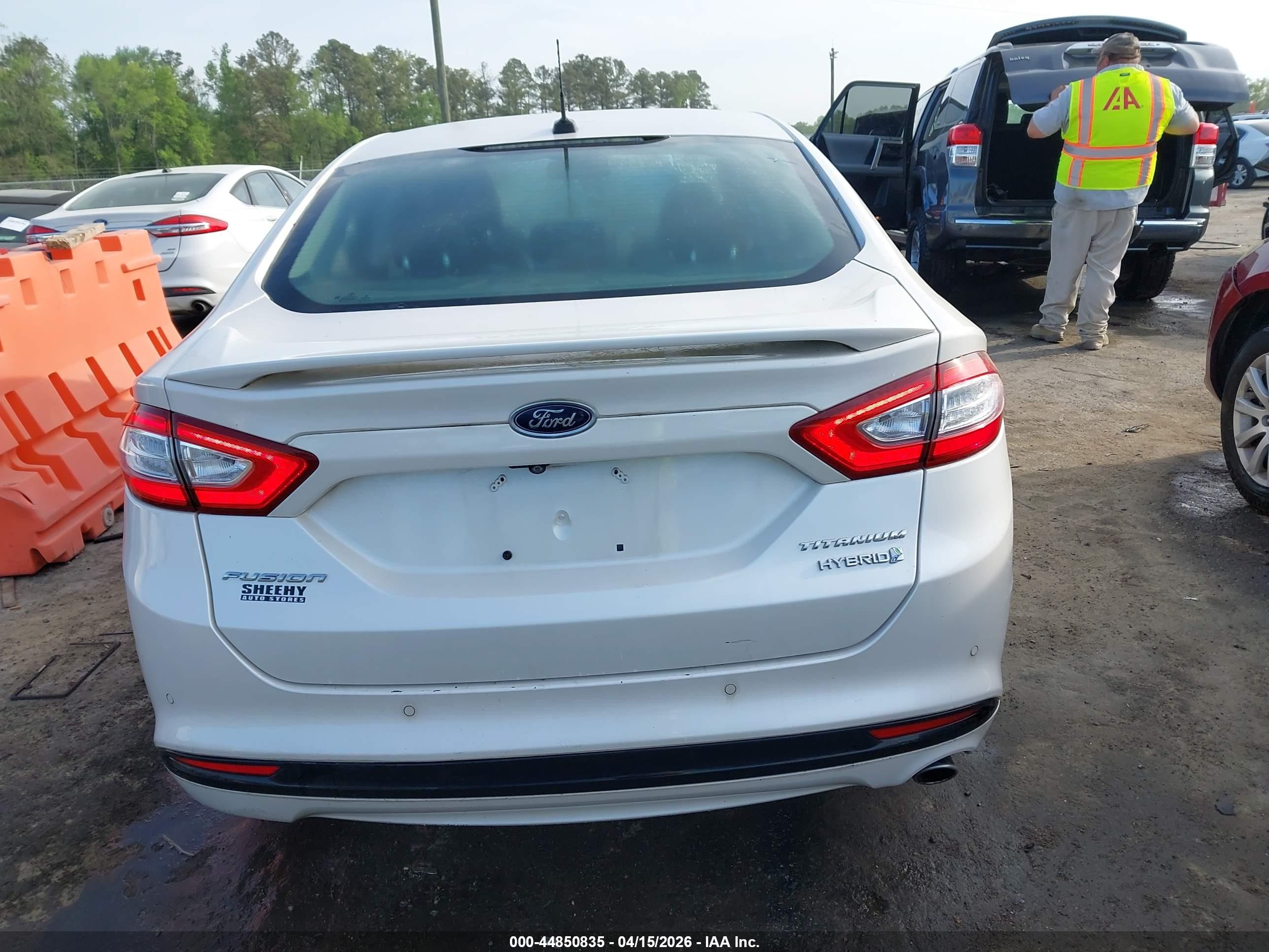 2014 Ford Fusion Hybrid Titanium White vin: 3FA6P0RU6ER385539