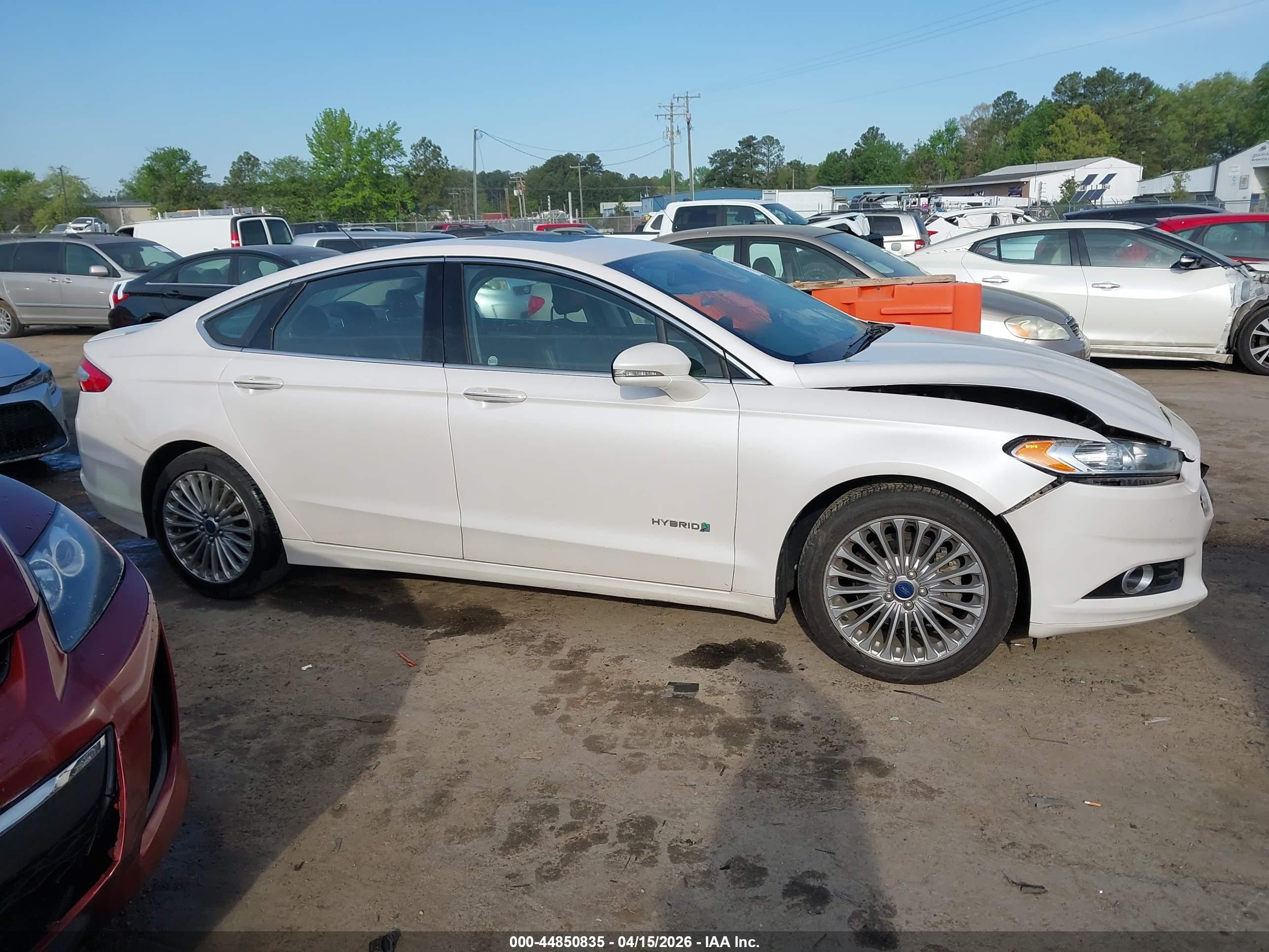 2014 Ford Fusion Hybrid Titanium White vin: 3FA6P0RU6ER385539