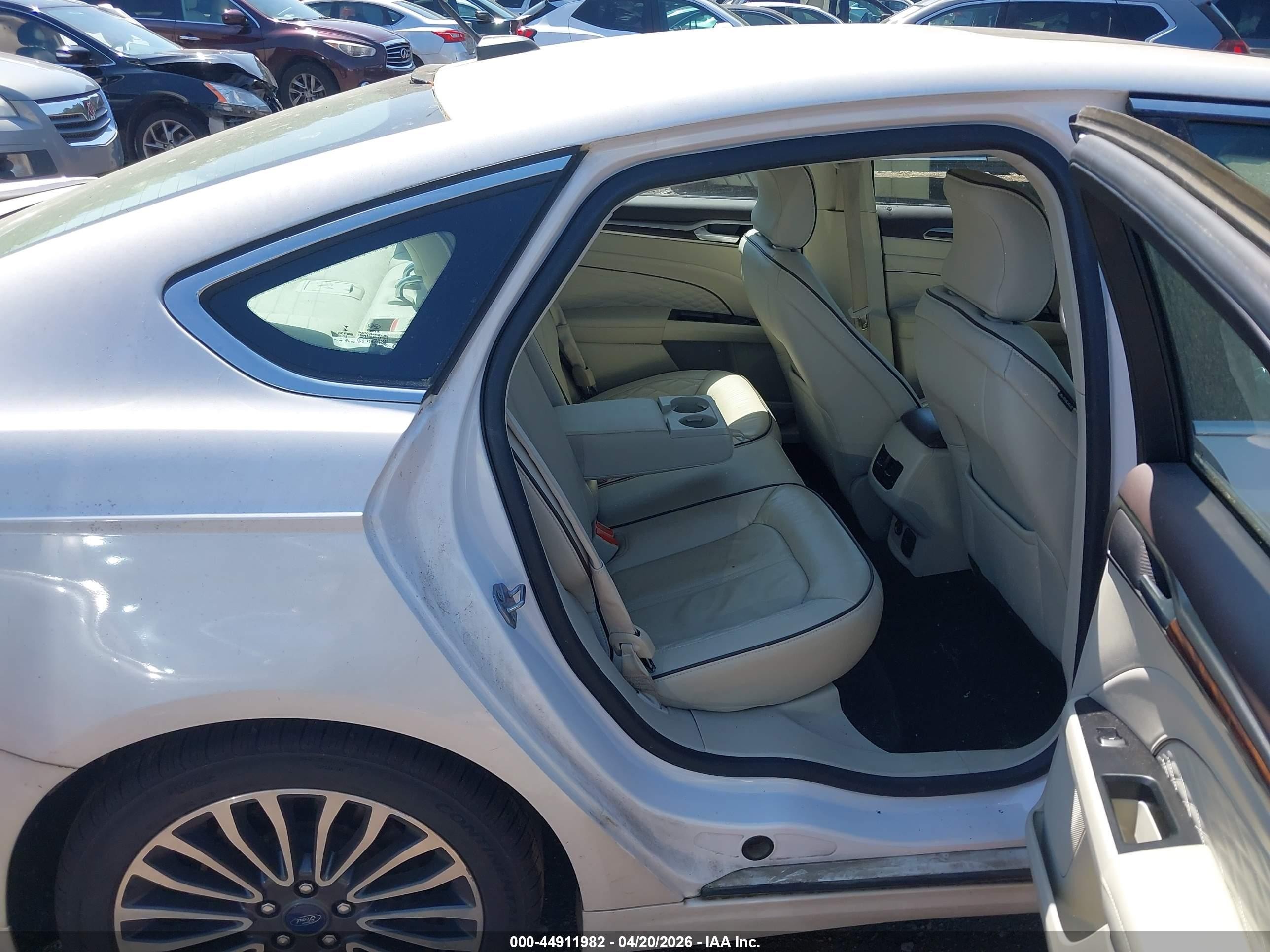 2018 Ford Fusion Hybrid Platinum Белый vin: 3FA6P0RU6JR264908