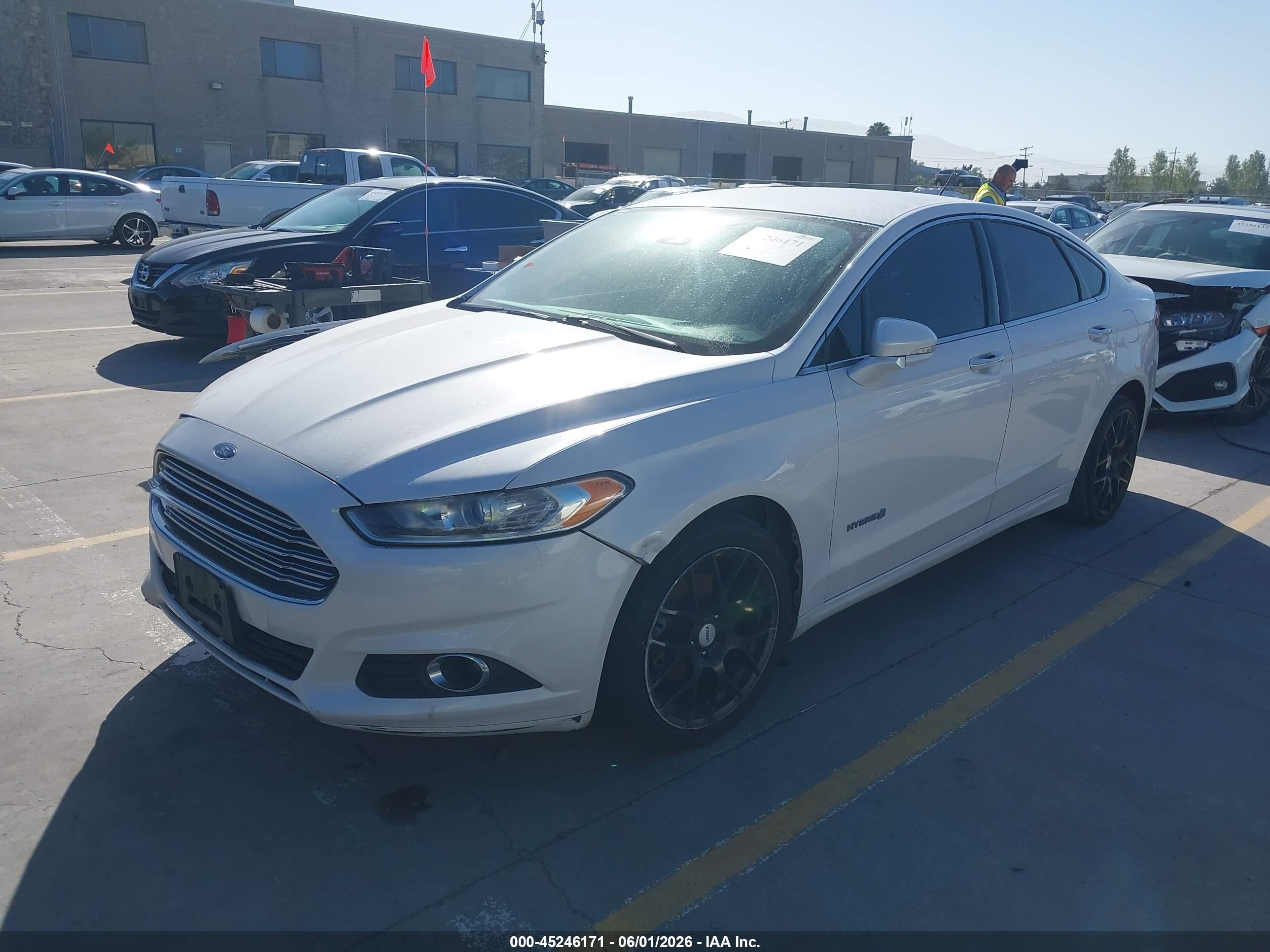 2014 Ford Fusion Hybrid Titanium White vin: 3FA6P0RU7ER274675