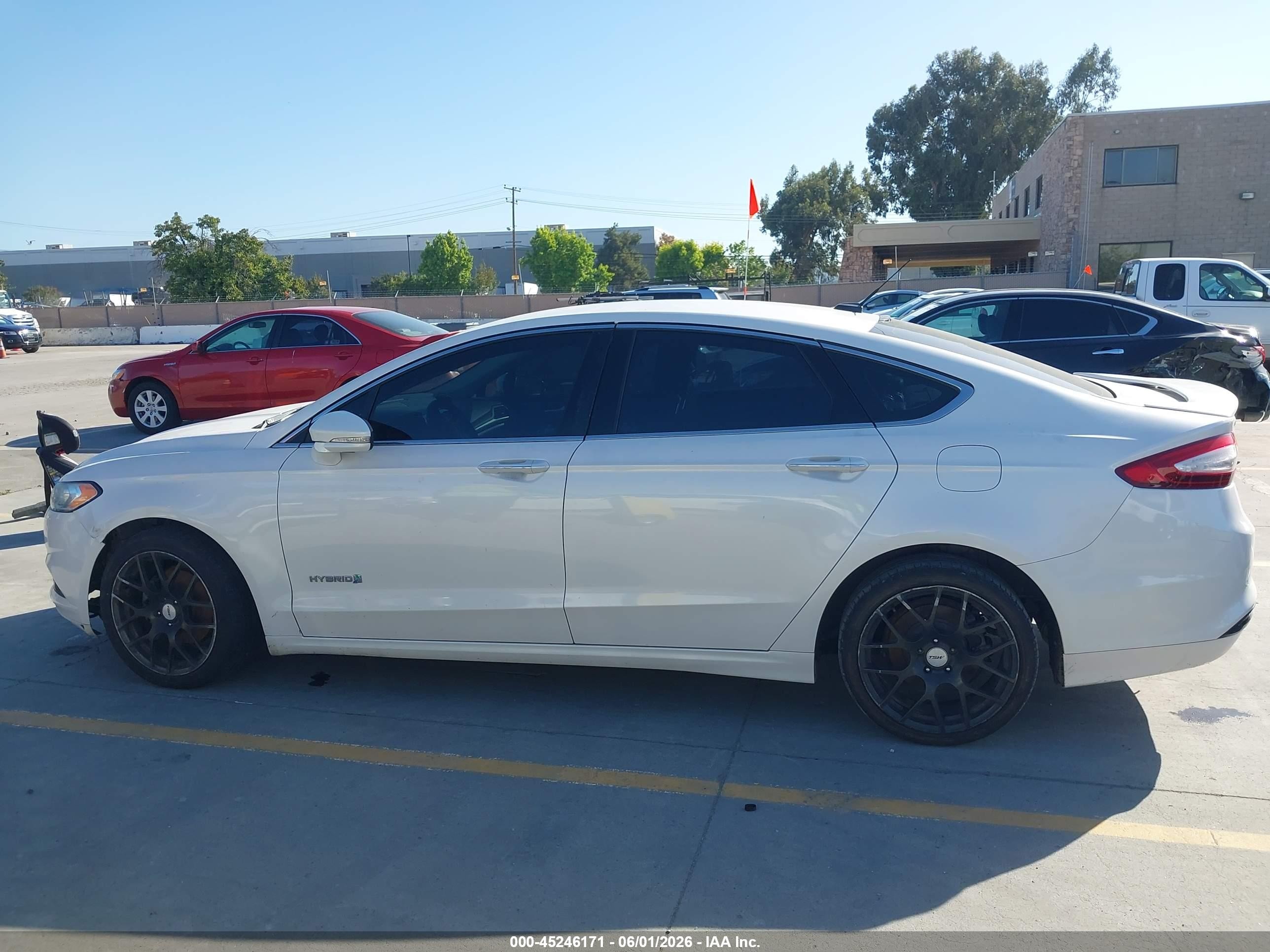 2014 Ford Fusion Hybrid Titanium White vin: 3FA6P0RU7ER274675