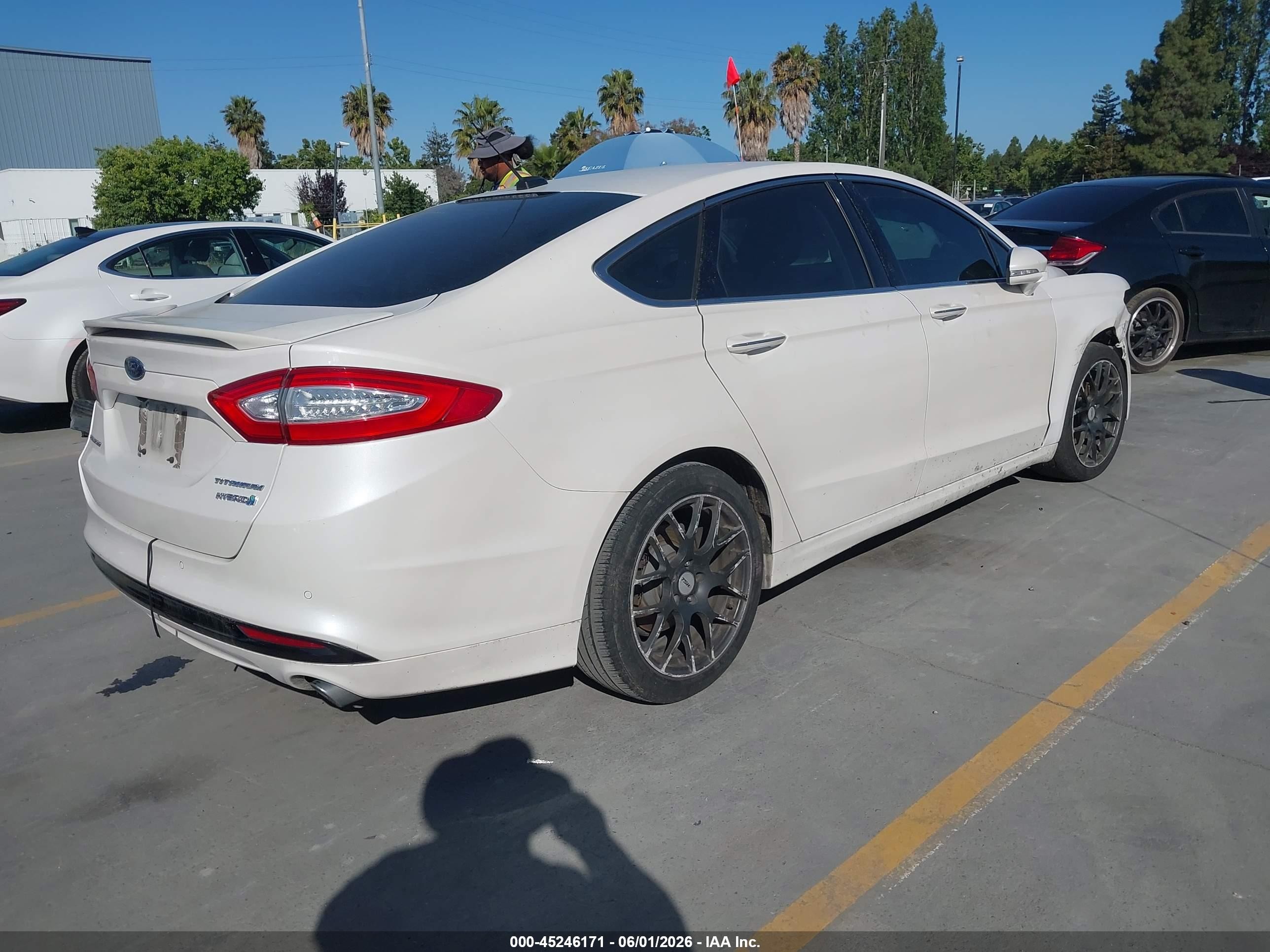 2014 Ford Fusion Hybrid Titanium White vin: 3FA6P0RU7ER274675
