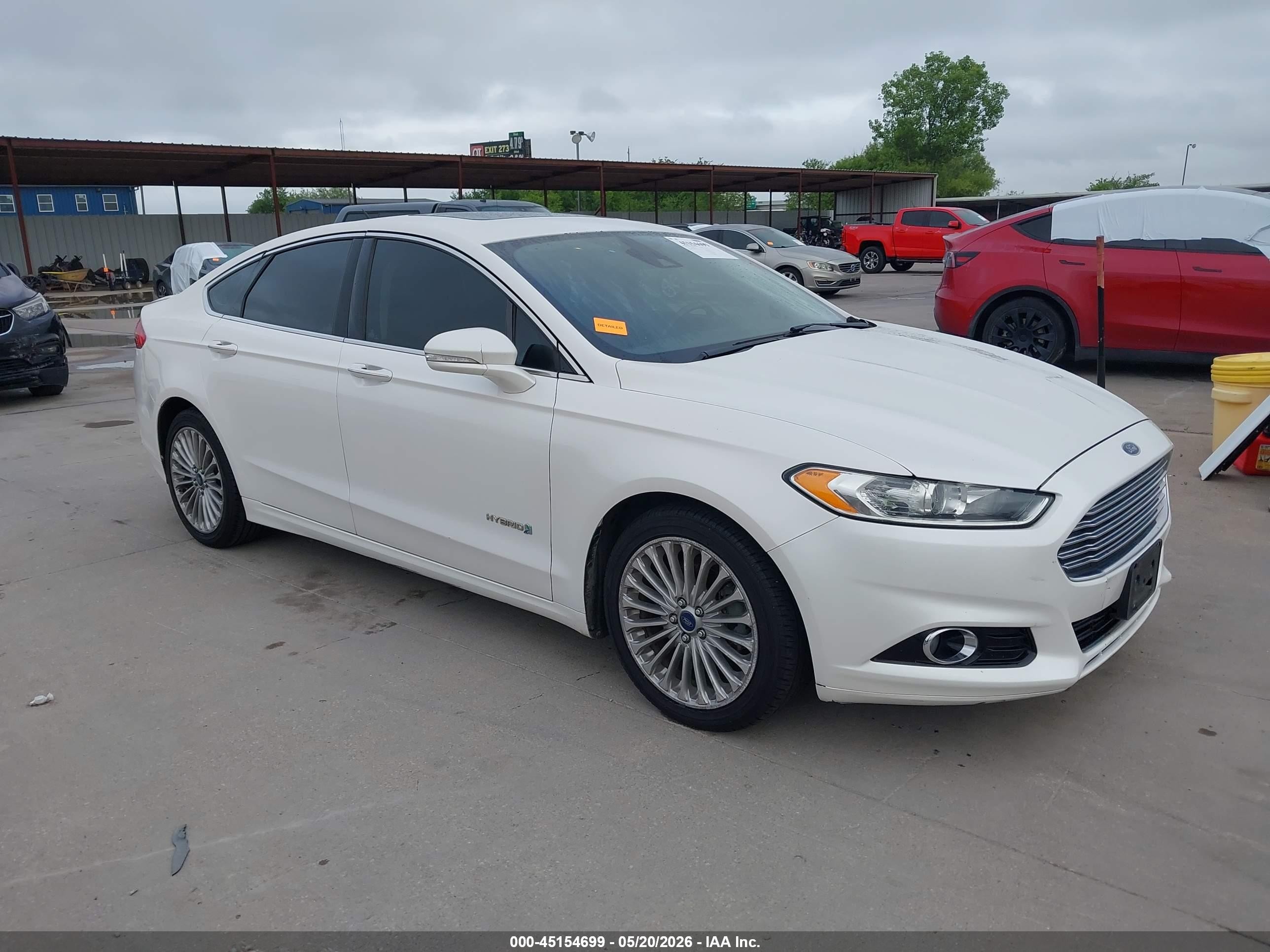 2013 Ford Fusion Hybrid Titanium White vin: 3FA6P0RU8DR282010