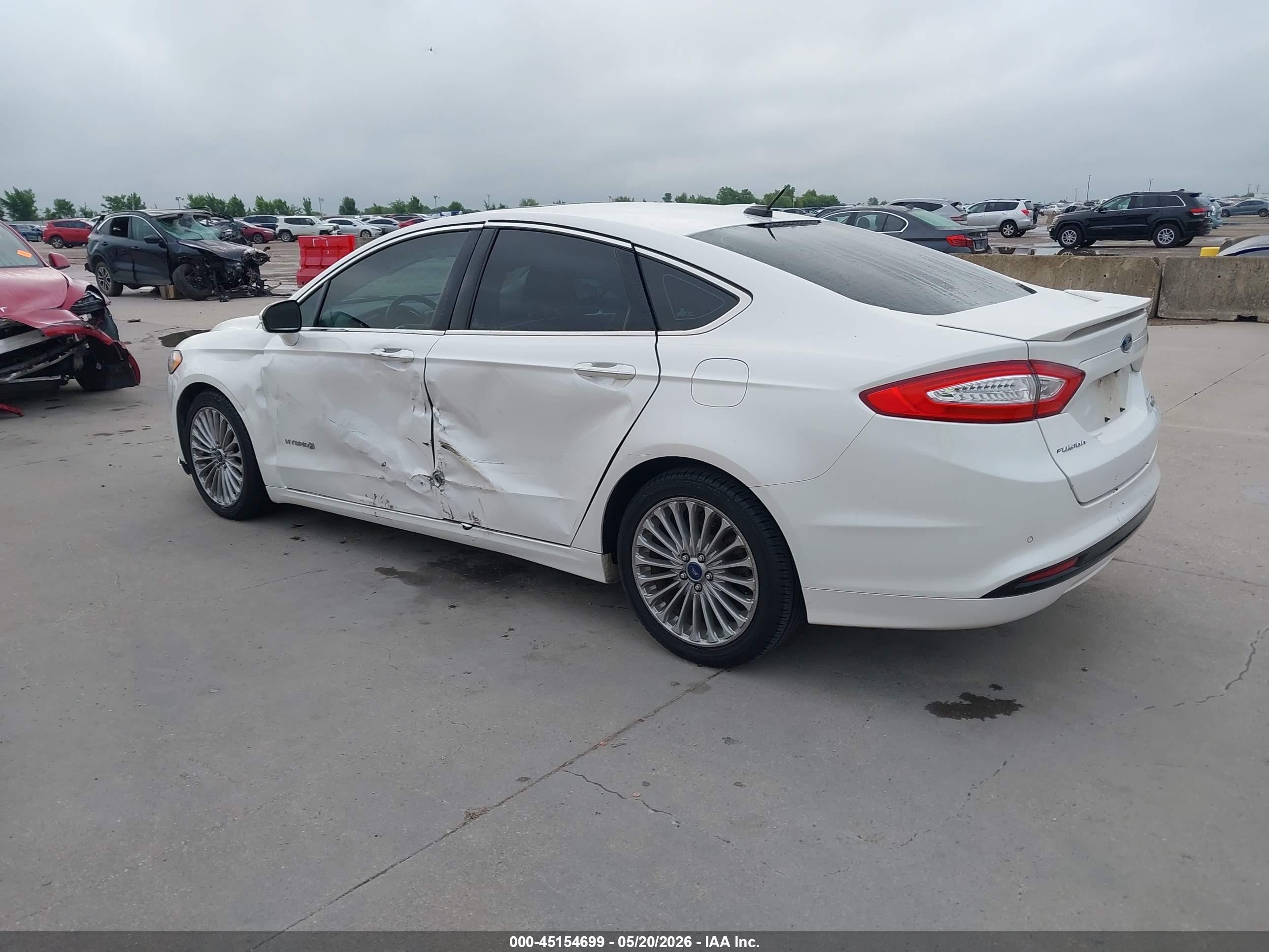 2013 Ford Fusion Hybrid Titanium White vin: 3FA6P0RU8DR282010
