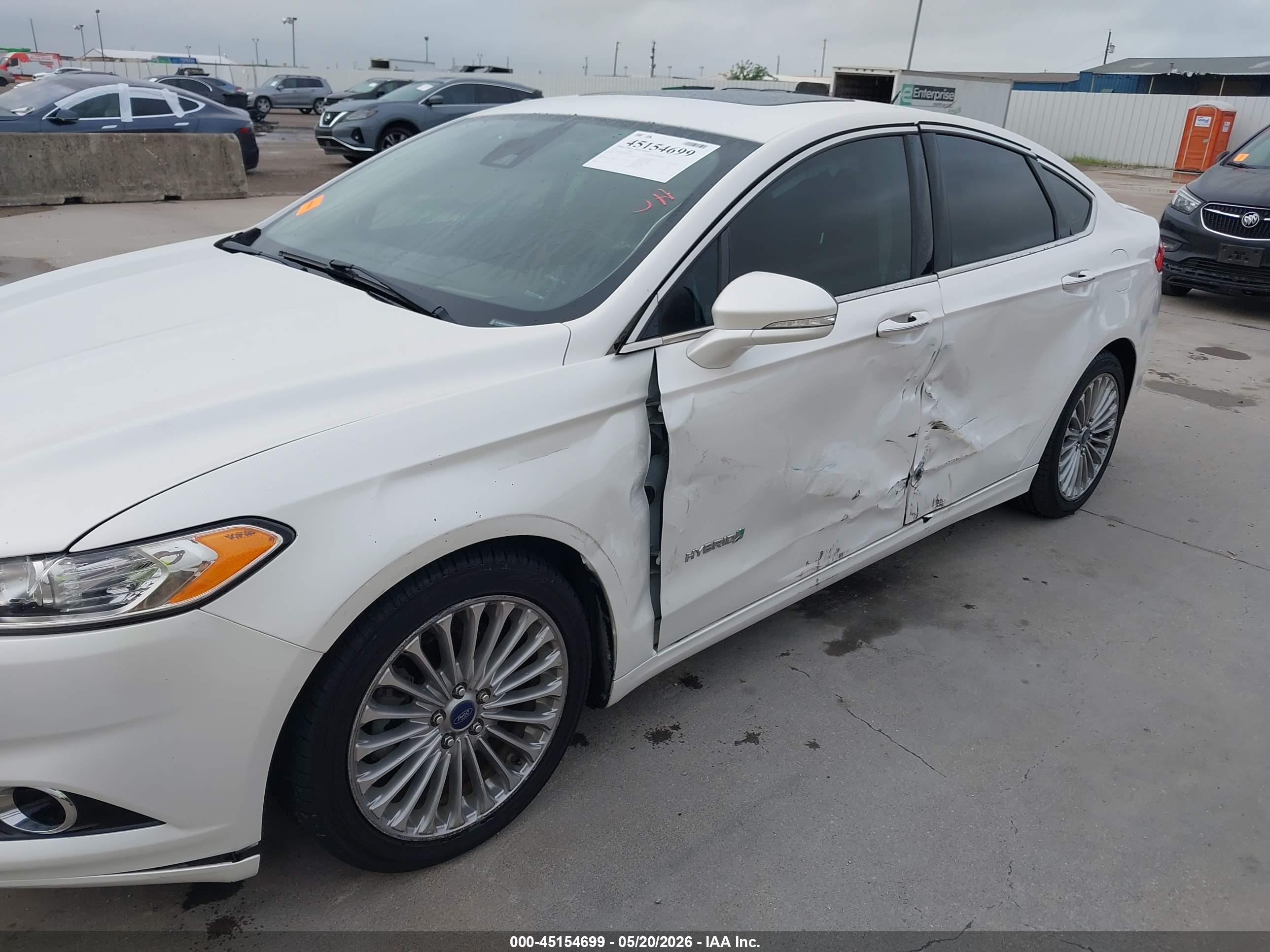 2013 Ford Fusion Hybrid Titanium White vin: 3FA6P0RU8DR282010