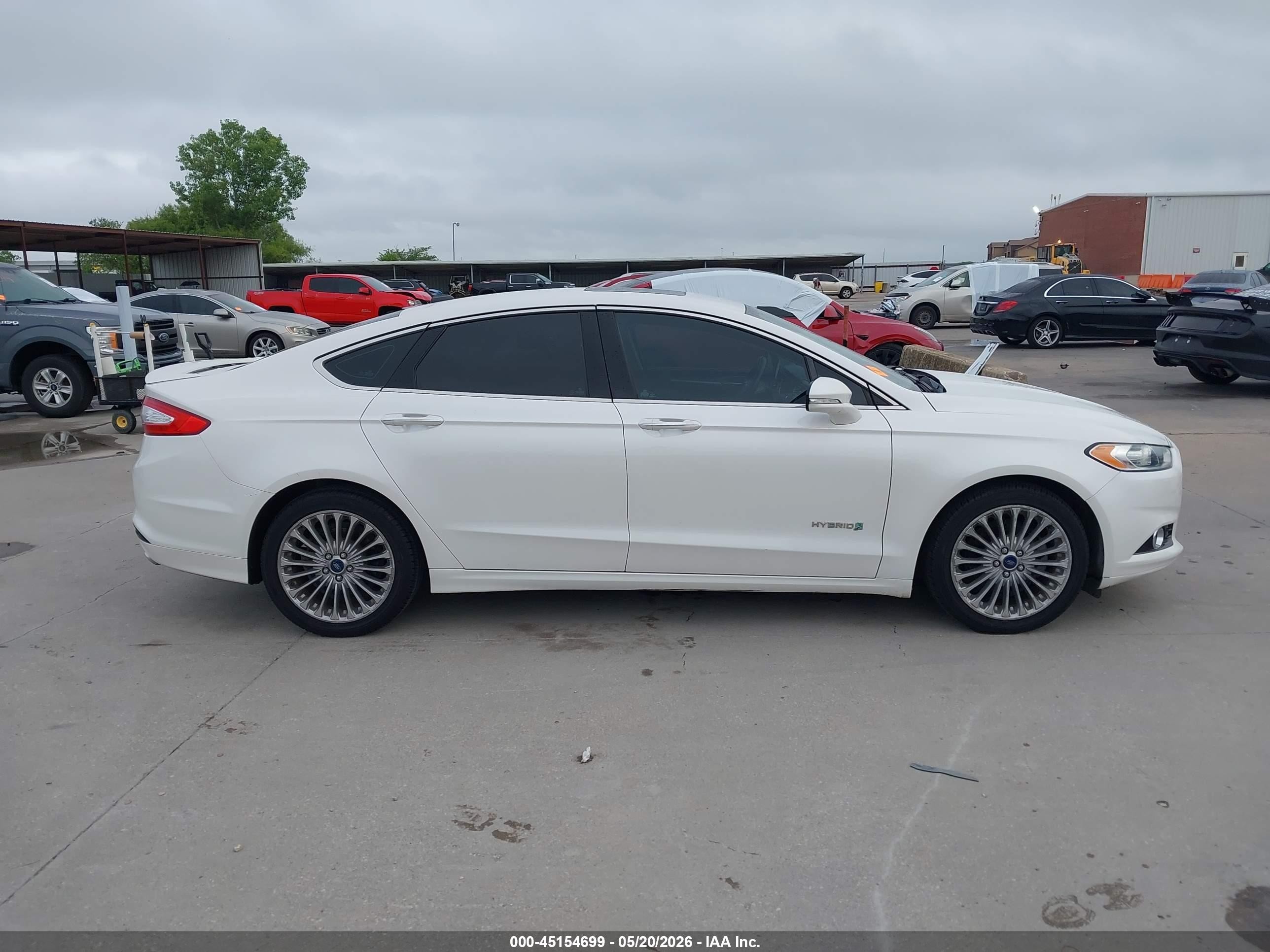 2013 Ford Fusion Hybrid Titanium White vin: 3FA6P0RU8DR282010