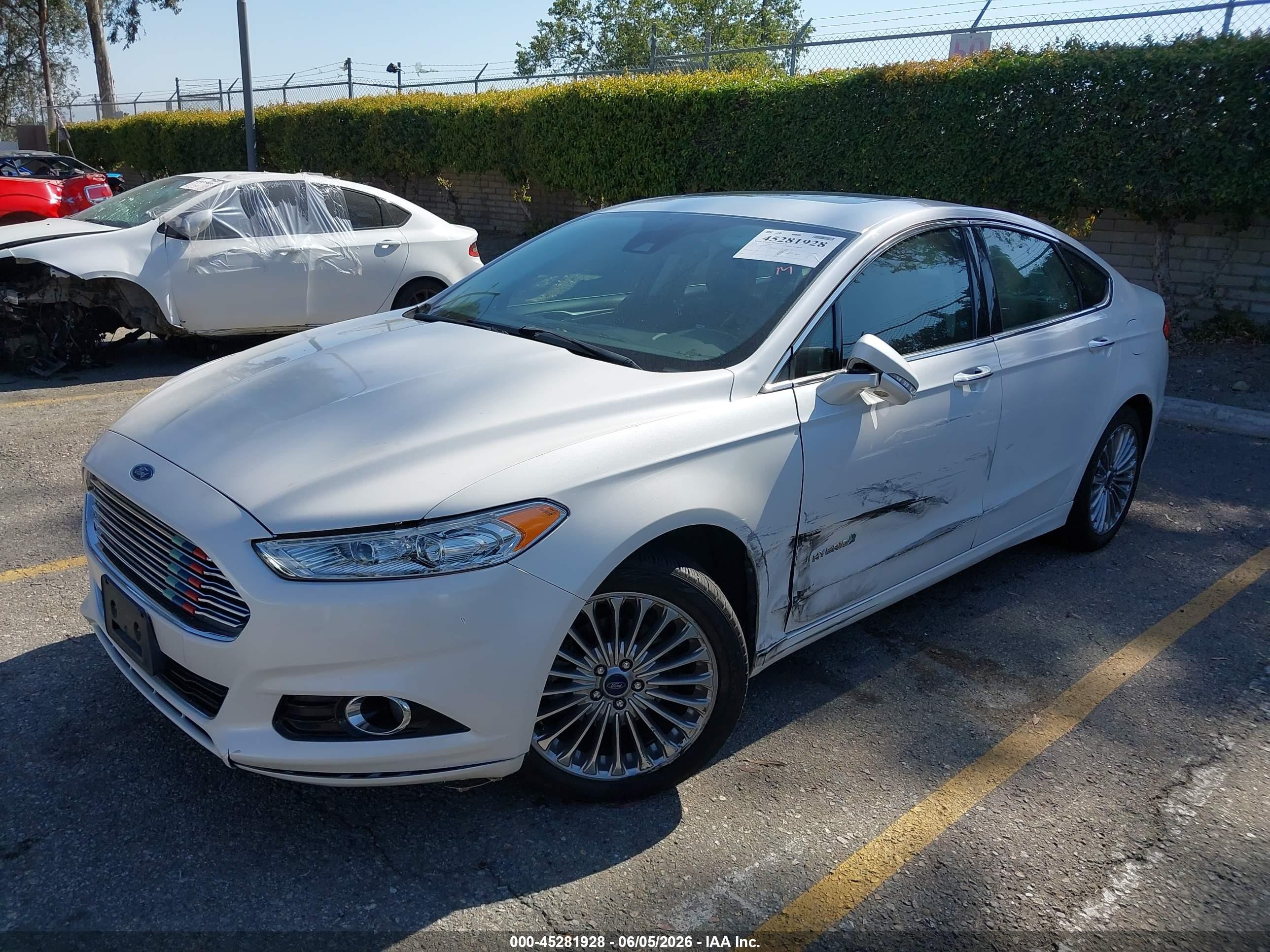2014 Ford Fusion Hybrid Titanium White vin: 3FA6P0RU8ER203534