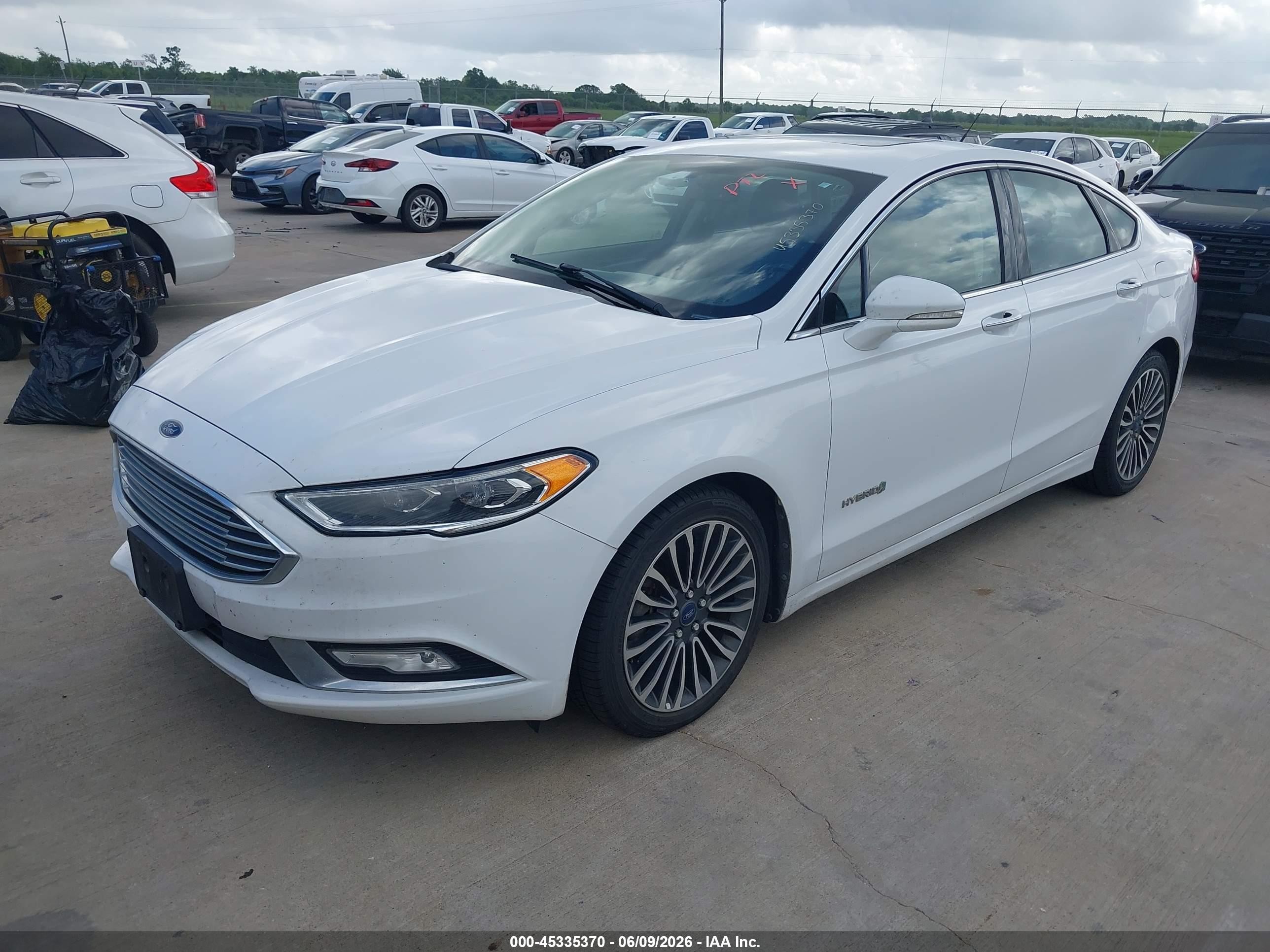 2018 Ford Fusion Hybrid Titanium White vin: 3FA6P0RUXJR103011