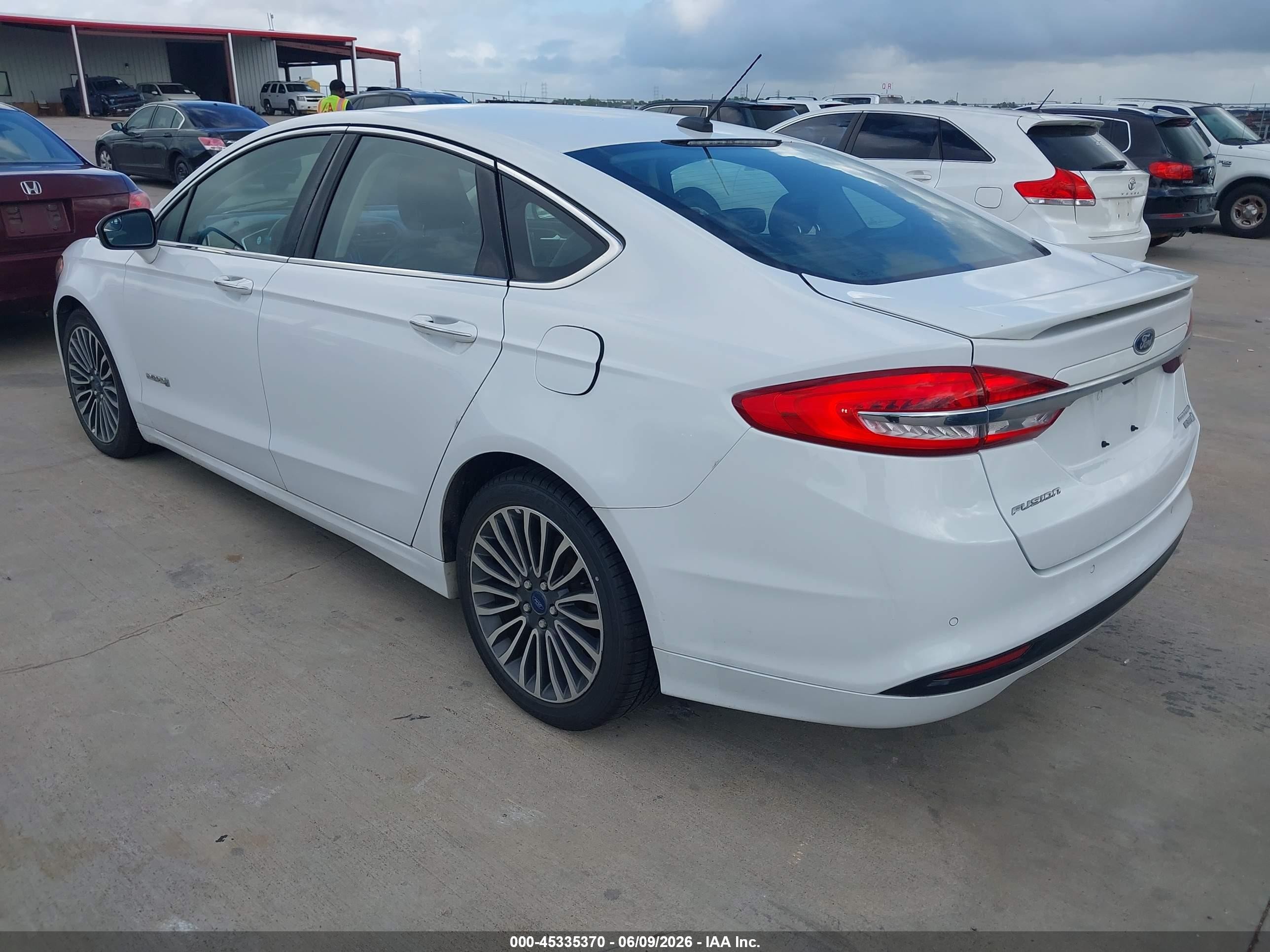 2018 Ford Fusion Hybrid Titanium White vin: 3FA6P0RUXJR103011