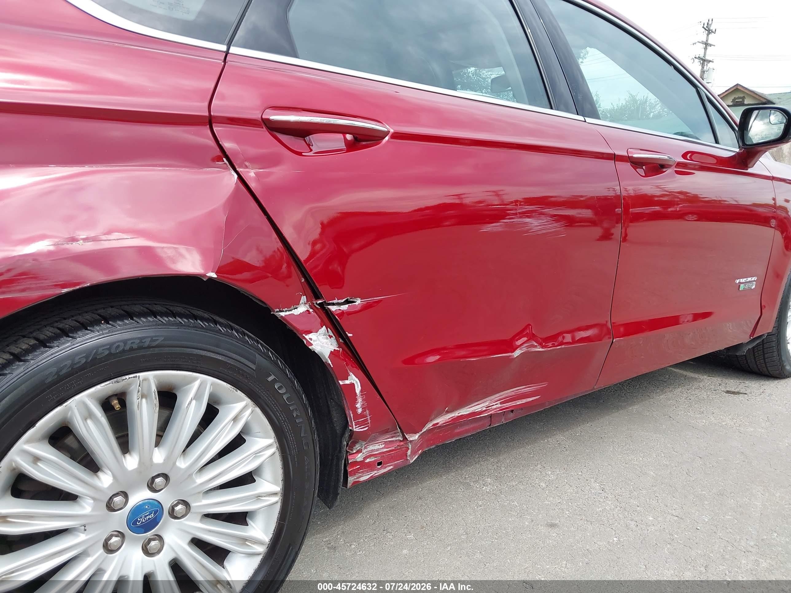 2013 Ford Fusion Energi Titanium Burgundy vin: 3FA6P0SU2DR246775