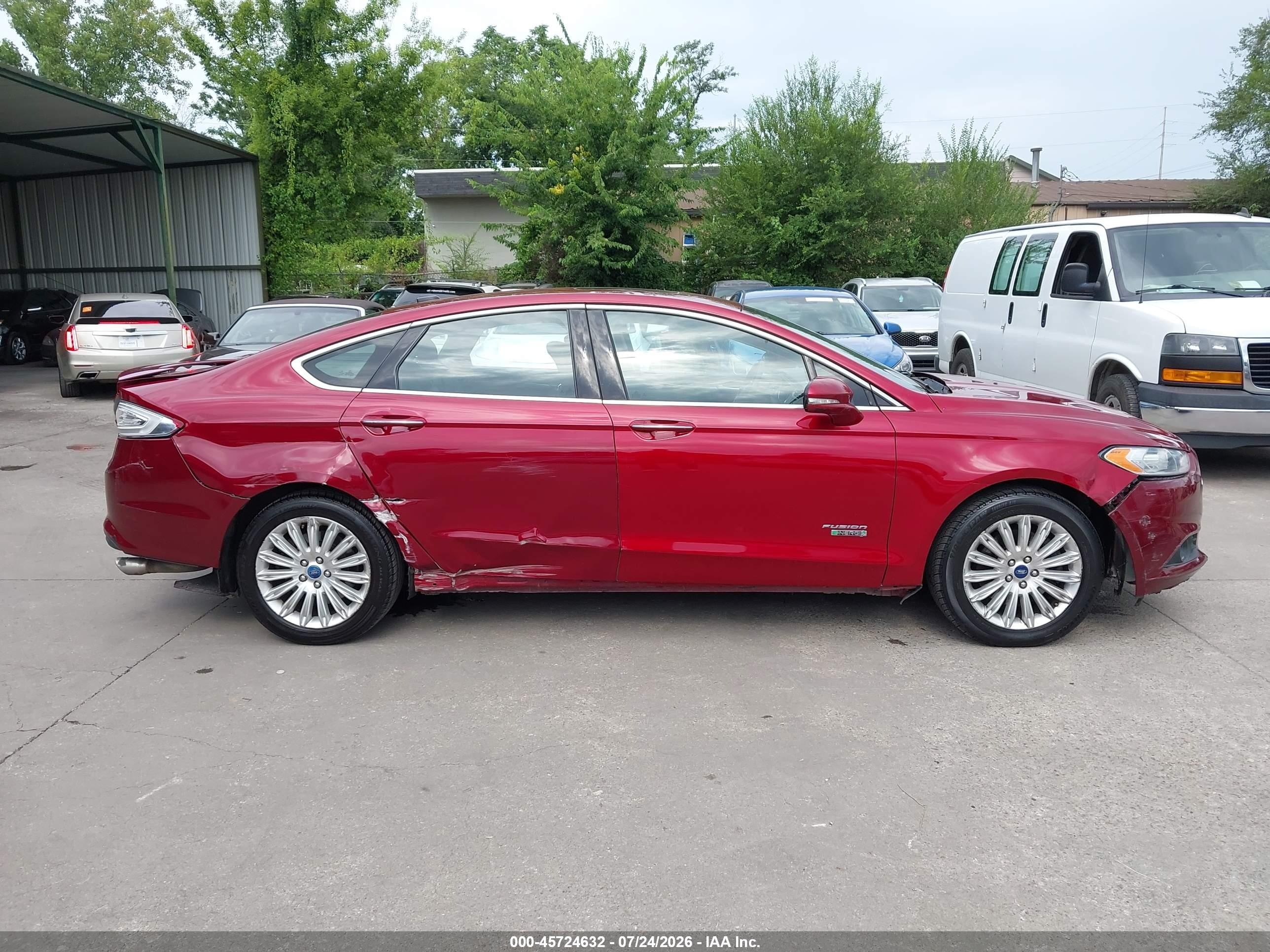 2013 Ford Fusion Energi Titanium Burgundy vin: 3FA6P0SU2DR246775