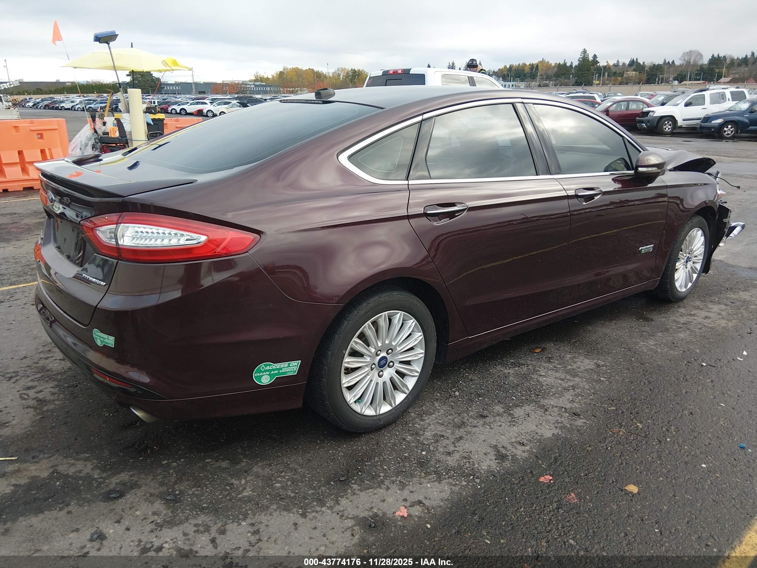 2013 Ford Fusion Energi Titanium Бордовый vin: 3FA6P0SU2DR325914