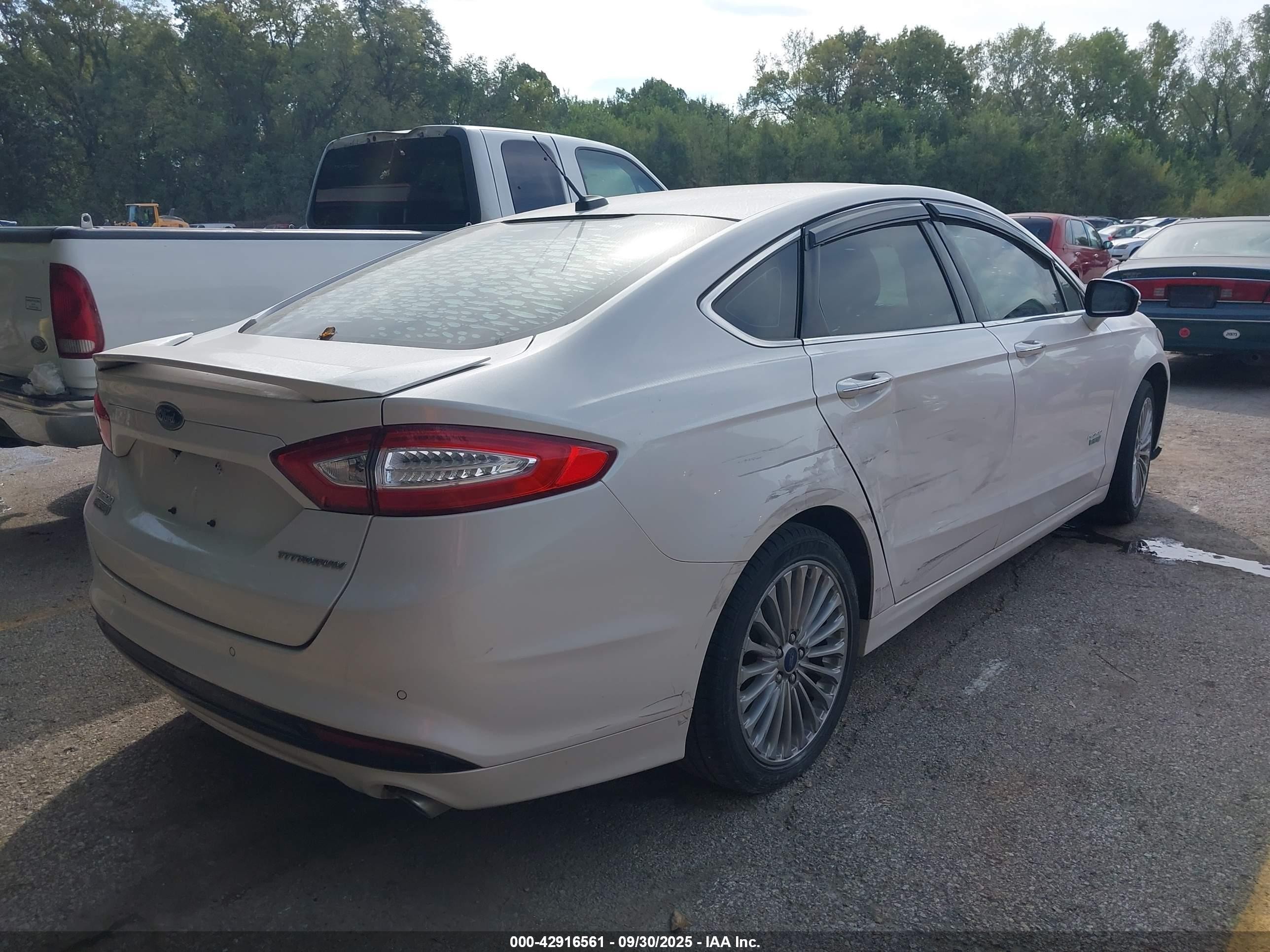 2015 Ford Fusion Energi Titanium White vin: 3FA6P0SU3FR263944