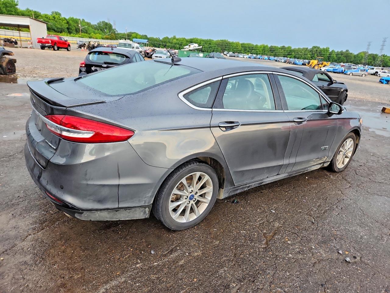 2017 Ford Fusion Titanium Phev Silver vin: 3FA6P0SU3HR373685