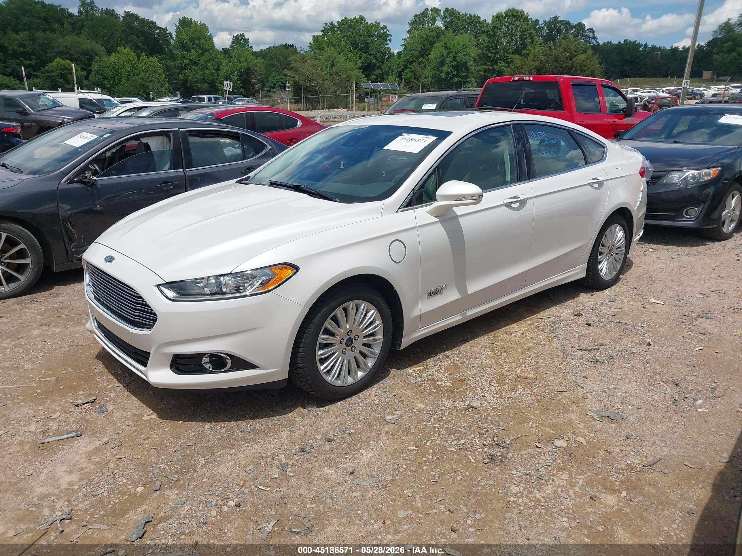 2014 Ford Fusion Energi Titanium White vin: 3FA6P0SU4ER256144
